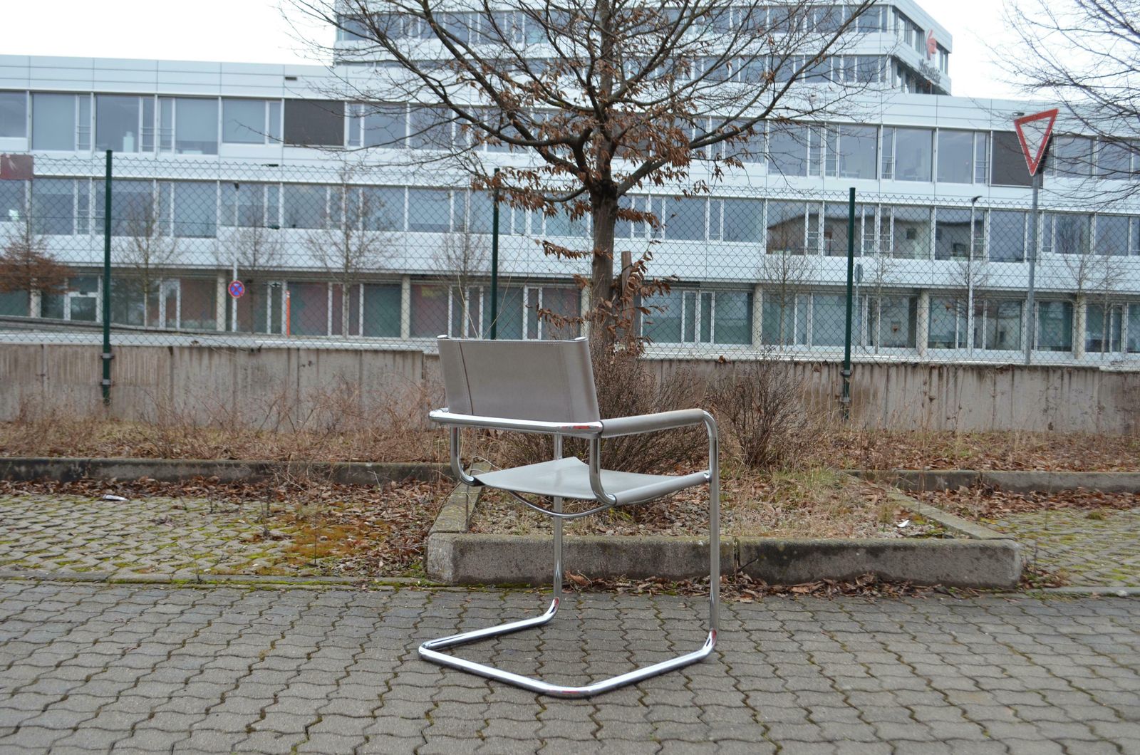 3176.0 Vintage Italy Light Grey Leather Dining Chairs Armchairs Cantilever Set Of 4 photo