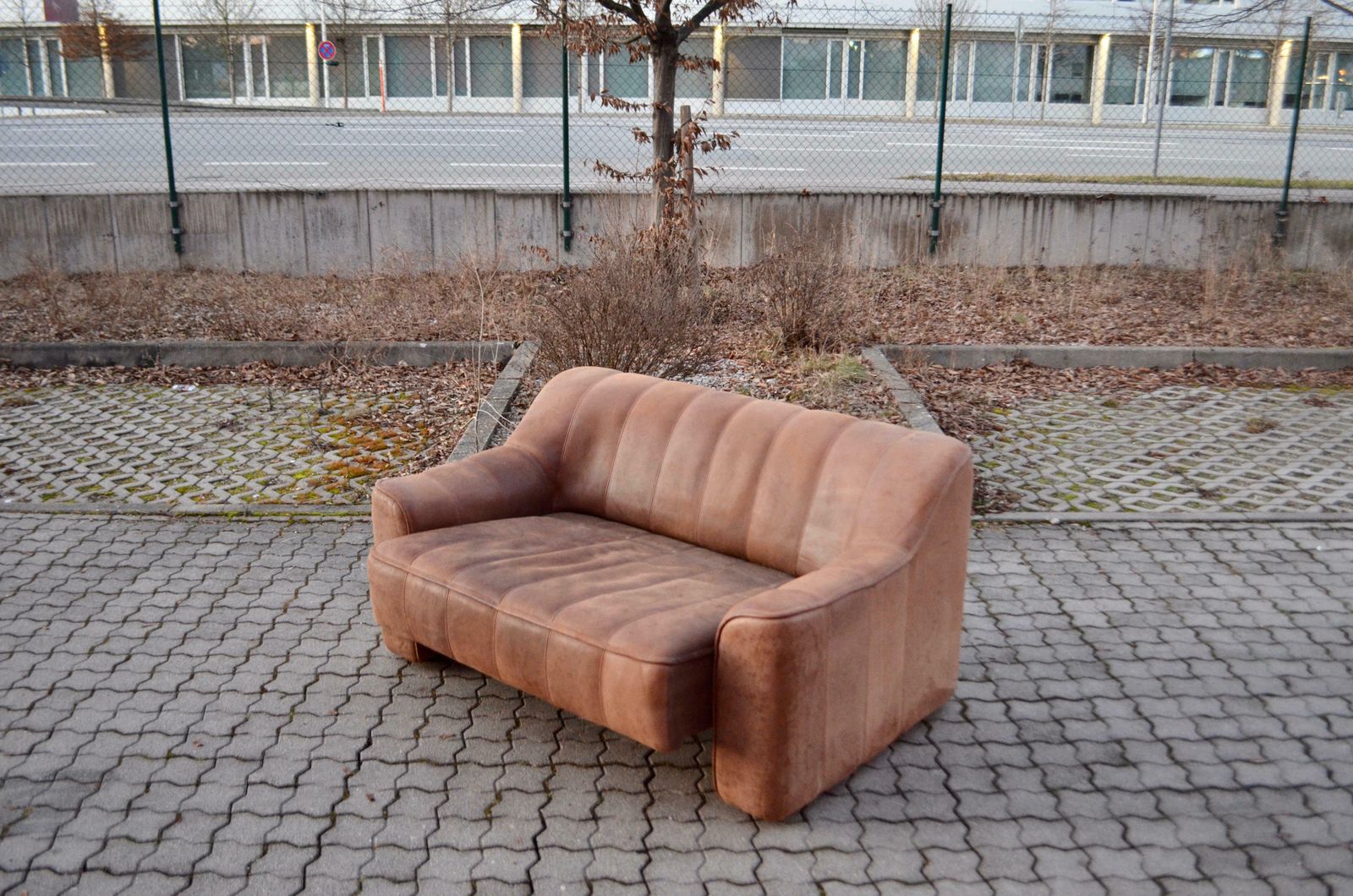 photo for sale De Sede Ds 44 Loveseat Neck Leather Sofa Brown