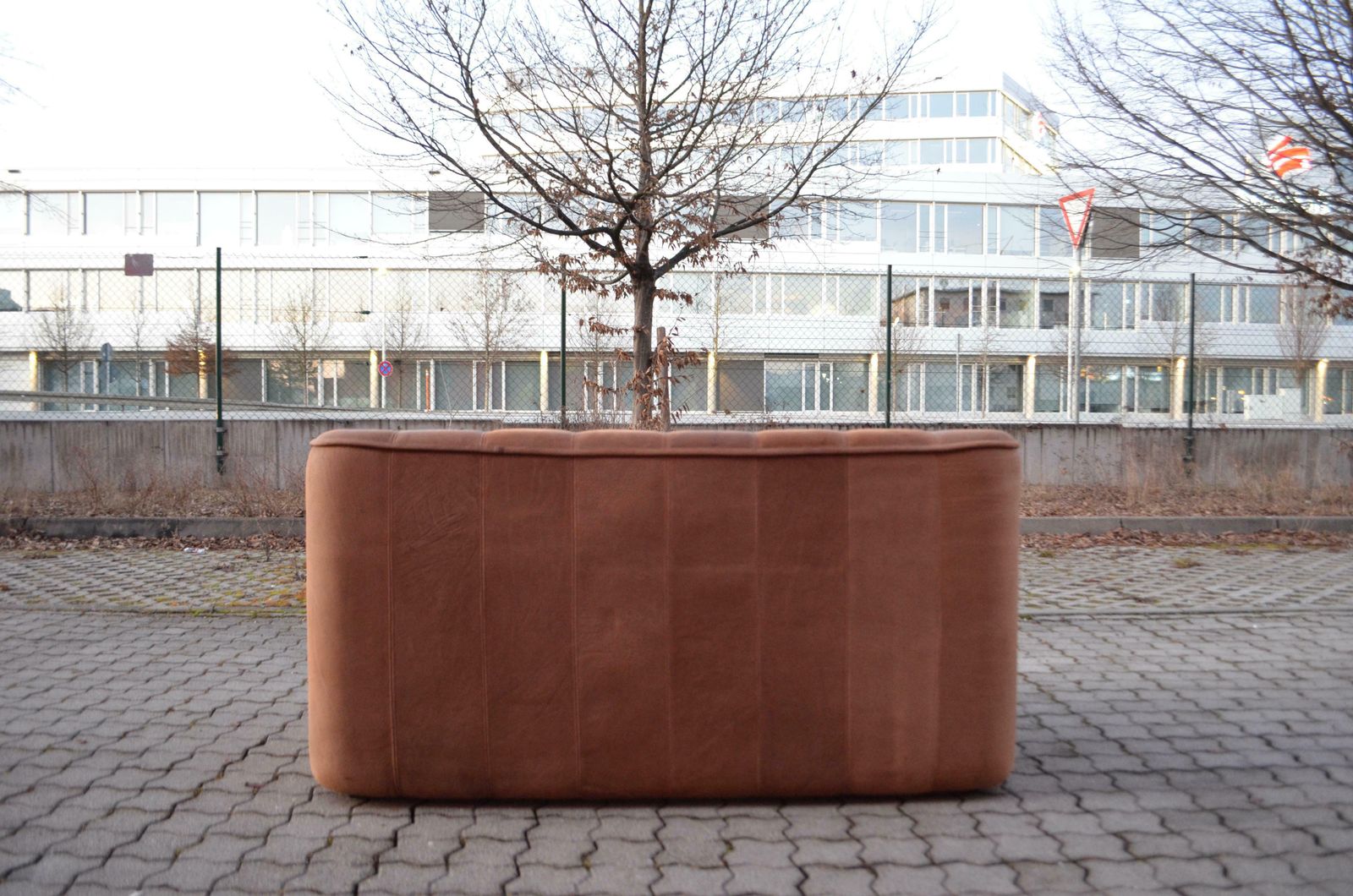 photo vinterior De Sede Ds 44 Loveseat Neck Leather Sofa Brown
