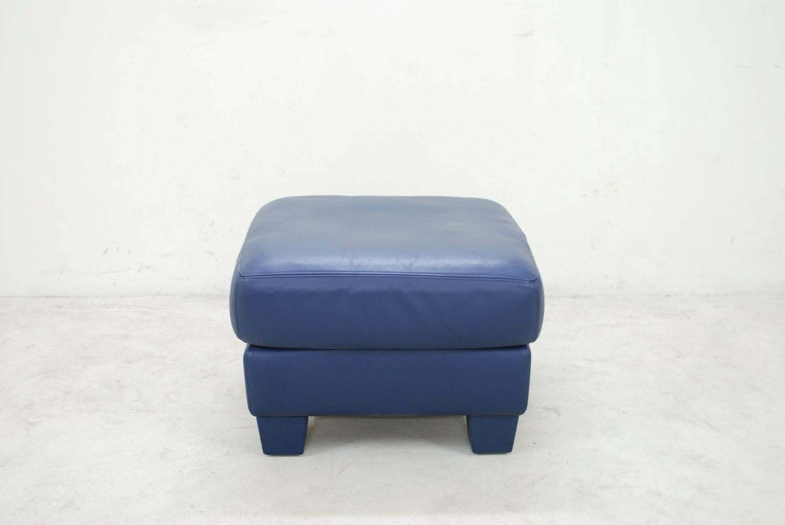 De Sede Ds 17 Pair Of Blue Leather Ottoman Or Pouffe photo Furniture