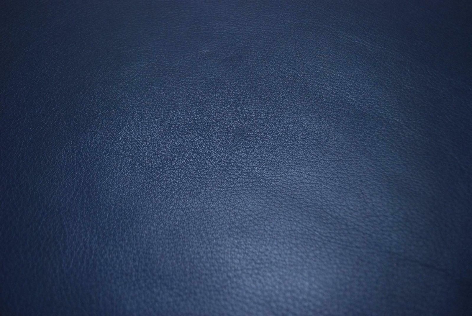 De Sede Ds 17 Pair Of Blue Leather Ottoman Or Pouffe photo 3172.0