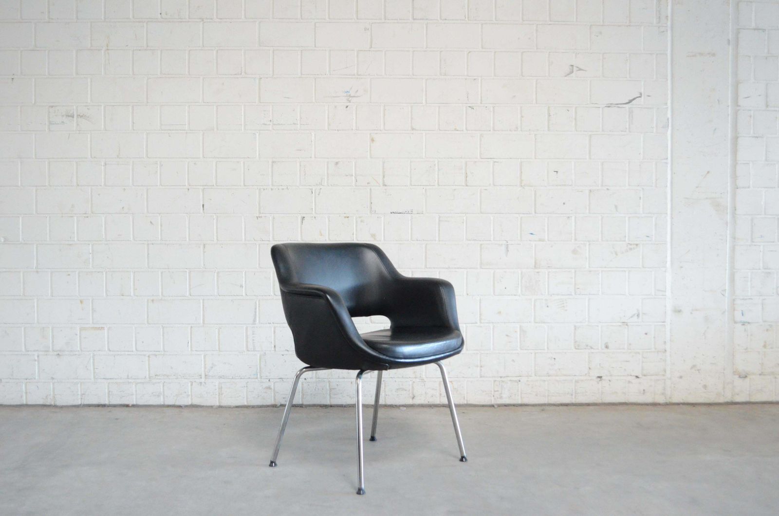 Olli Mannermaa Pair Of Leather Kilta Chair By Eugen Schmidt & Cassina Martela photo buy