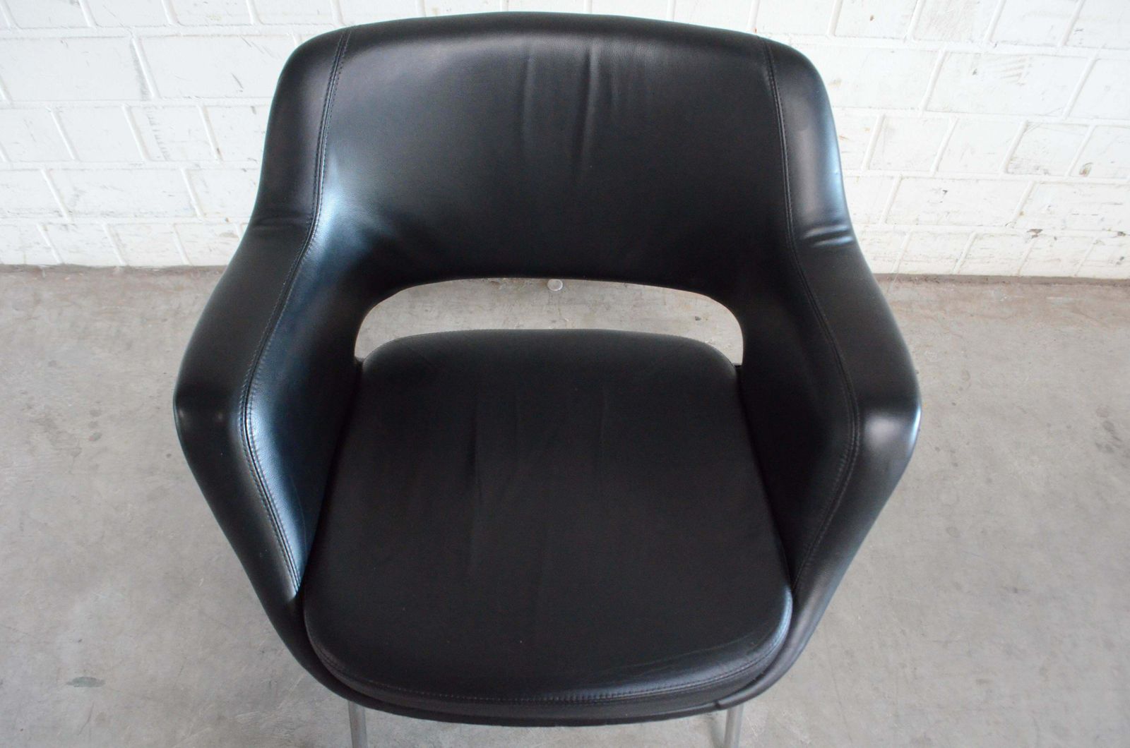 1269.0 Olli Mannermaa Pair Of Leather Kilta Chair By Eugen Schmidt & Cassina Martela photo