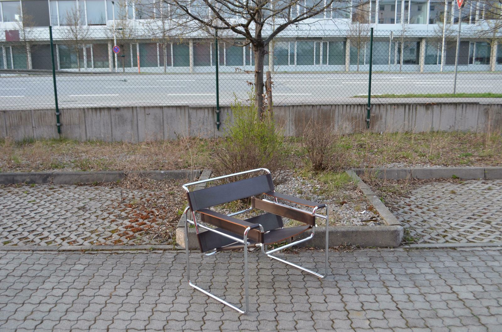Knoll International Wassily Chair Design By Marcel Breuer Brown Saddle Leather photo Furniture