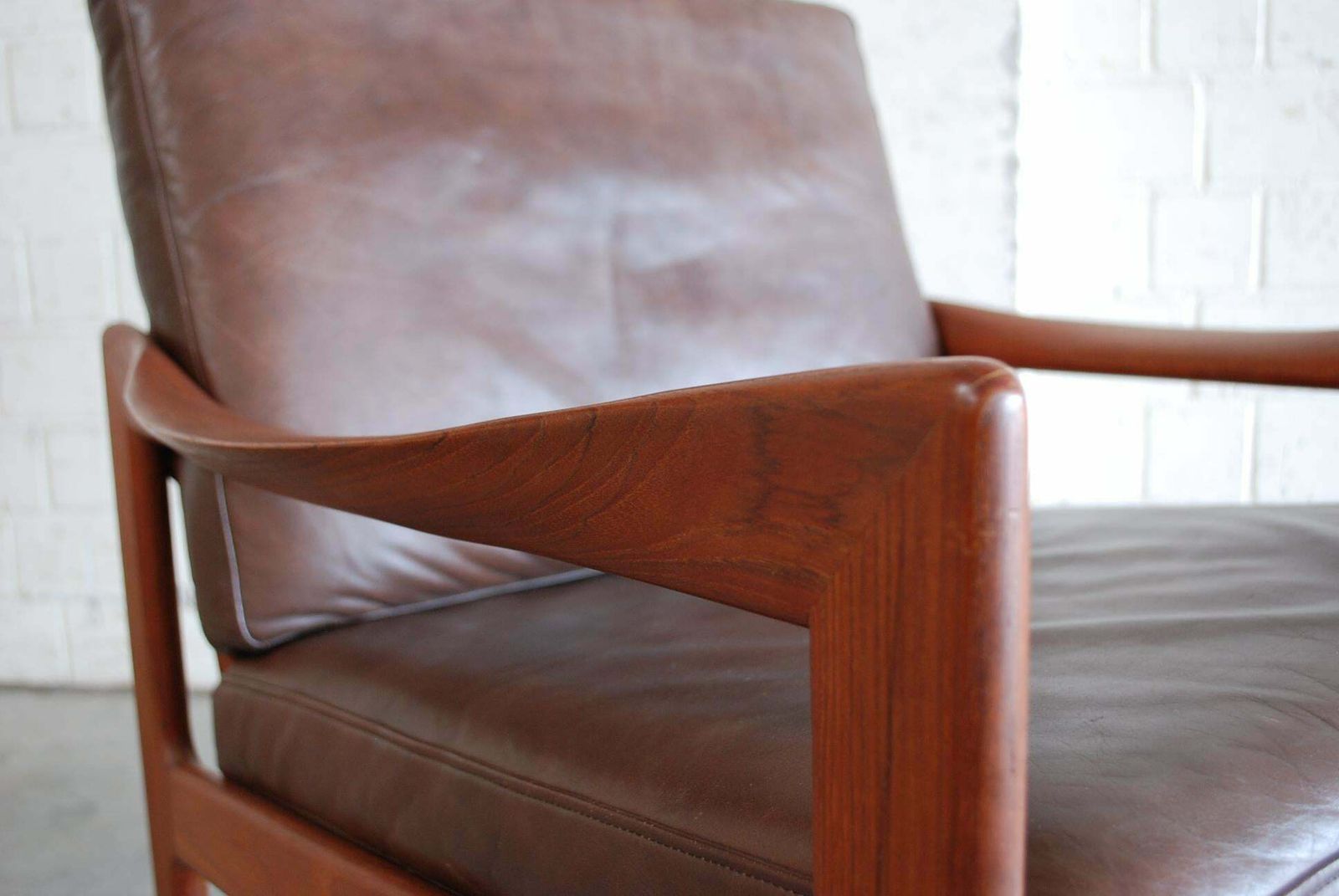 Illum Wikkelsø Leather Armchair Chair Brown Niels Eilersen photo 2537.0