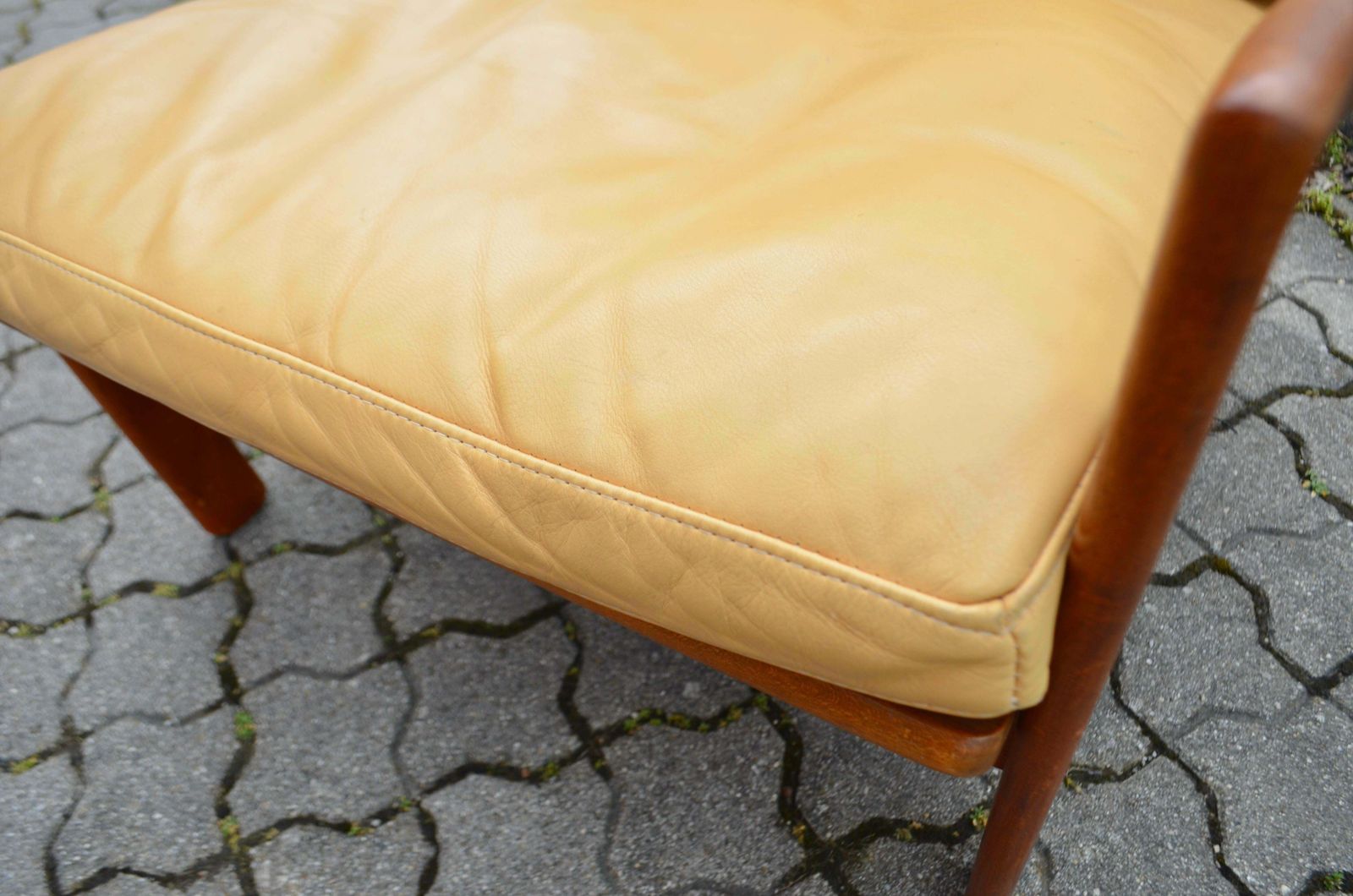 Illum Wikkelsø Wikkelsoe Leather Teak Armchair Chair Ocher Niels Eilersen 1 Of 3 photo vinterior