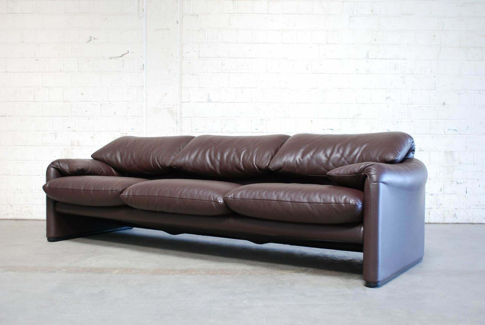 Cassina Maralunga Ensemble Leather Sofa And 2 Chairs And 1 Ottoman photo for sale