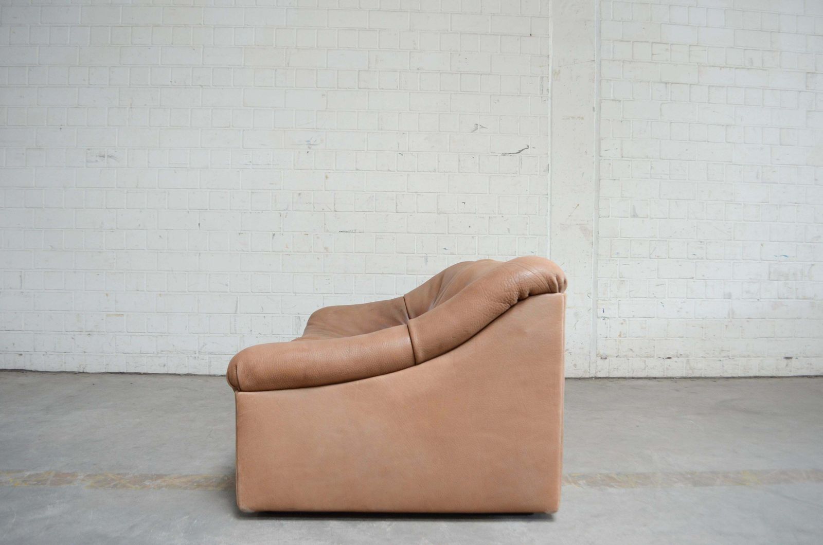 photo furniture De Sede Ds 46 Loveseat Neck Leather Sofa Modul Brown