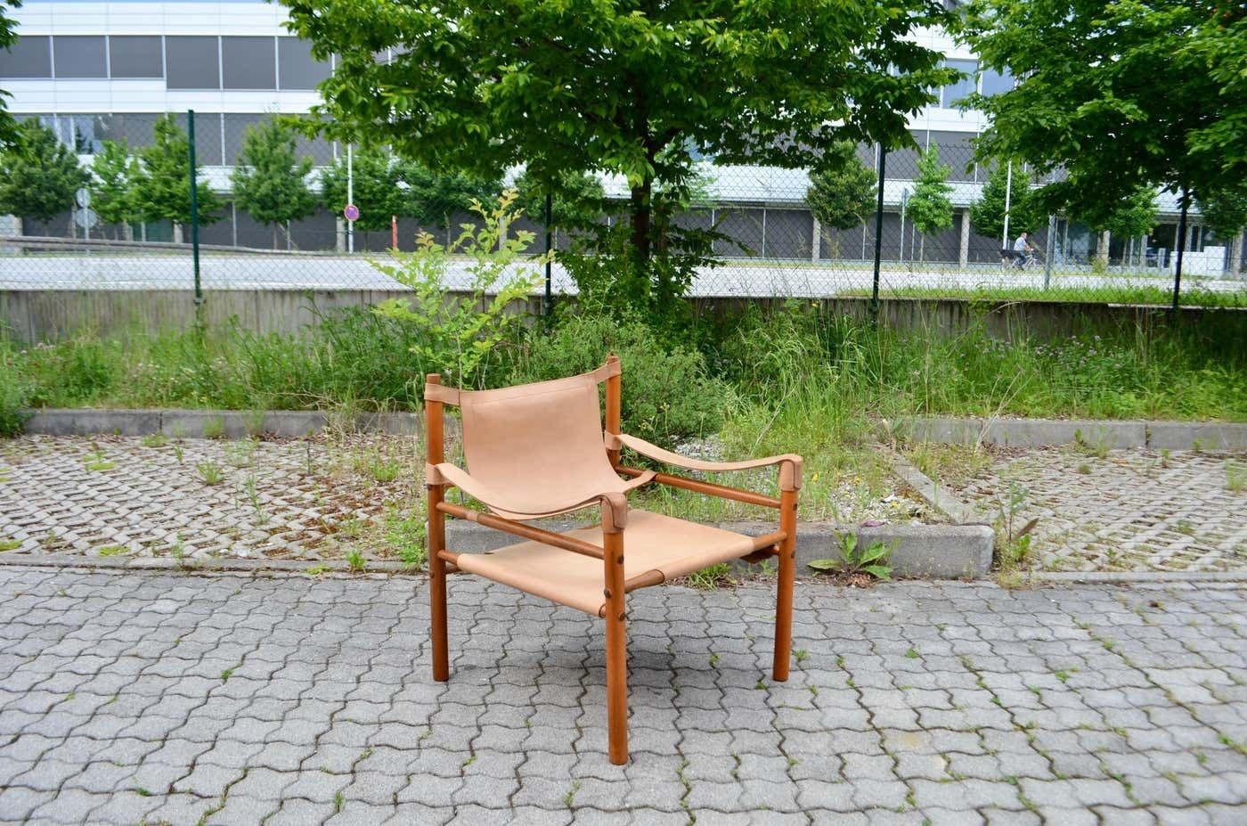 photo furniture Abel Gonzalez Saddle Leather Argentina Safari Lounge Chair