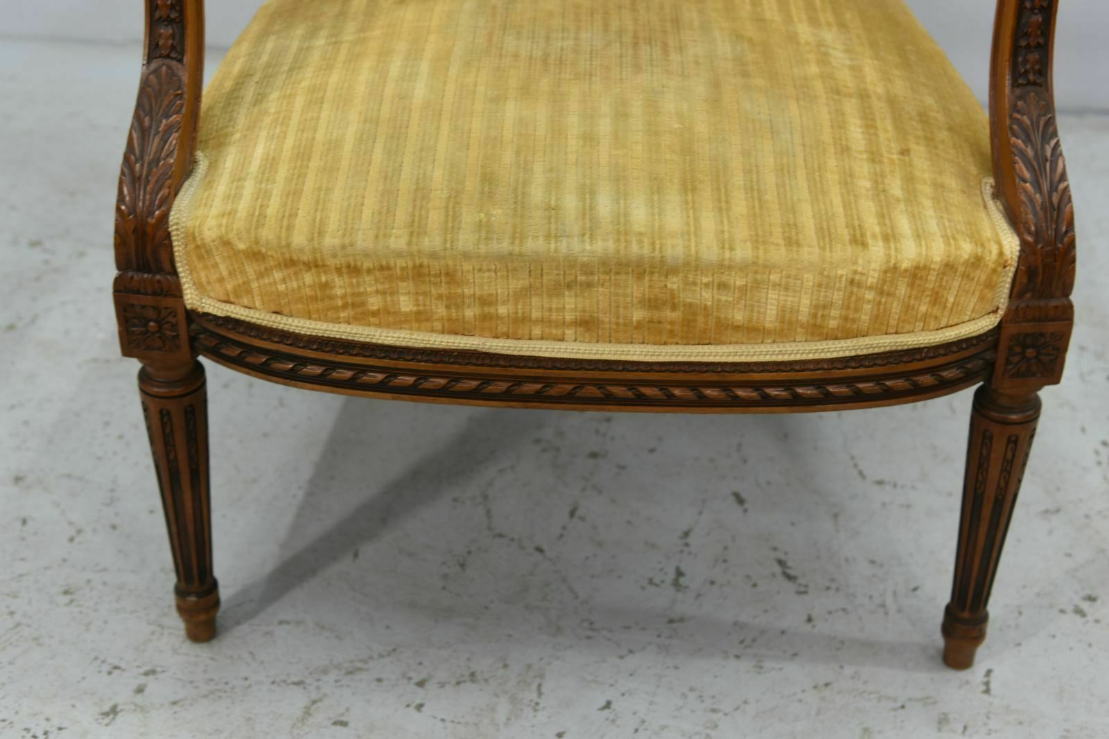 Living Room With Louis XVI Style Chairs And Armchairs 4 Pieces Late 19th Century In Walnut photo buy