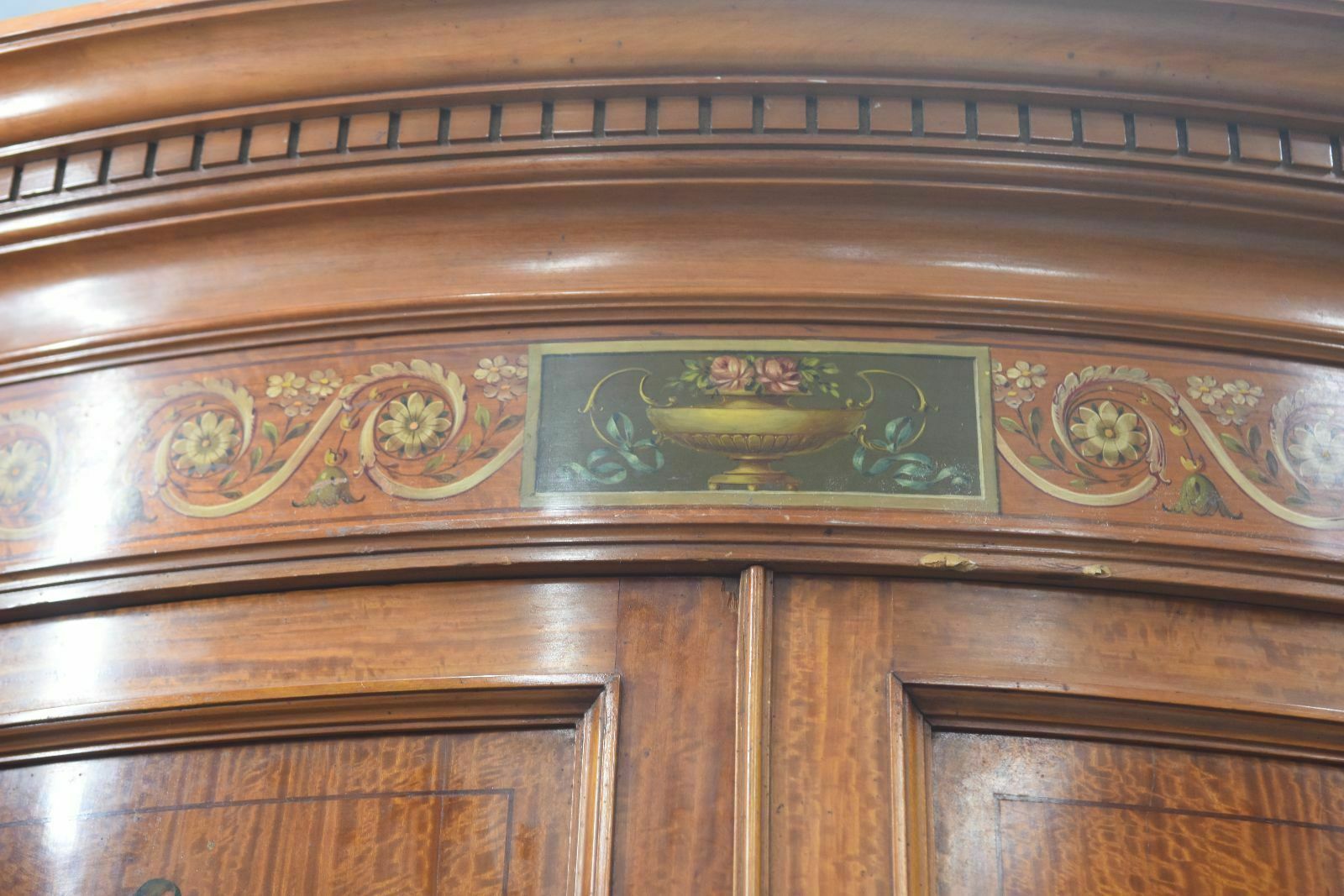 Furniture English Mirror Cabinet In Satin Mahogany Painted From The 19th Century photo
