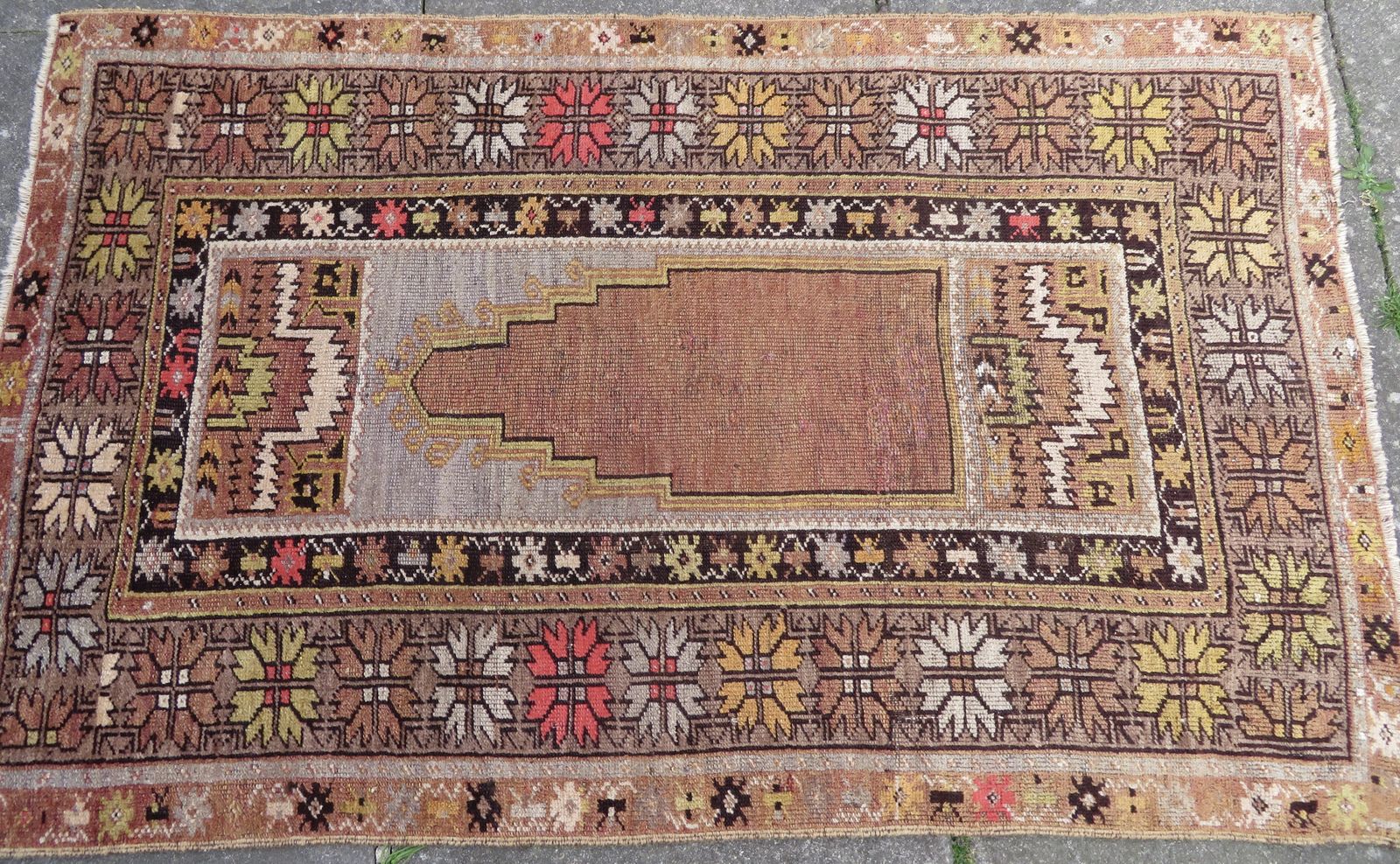 photo furniture Antique Turkish Milas (Melas) Prayer Rug. Star Border. West Anatolia.Late 19th Century. 165cm X 104cm.
