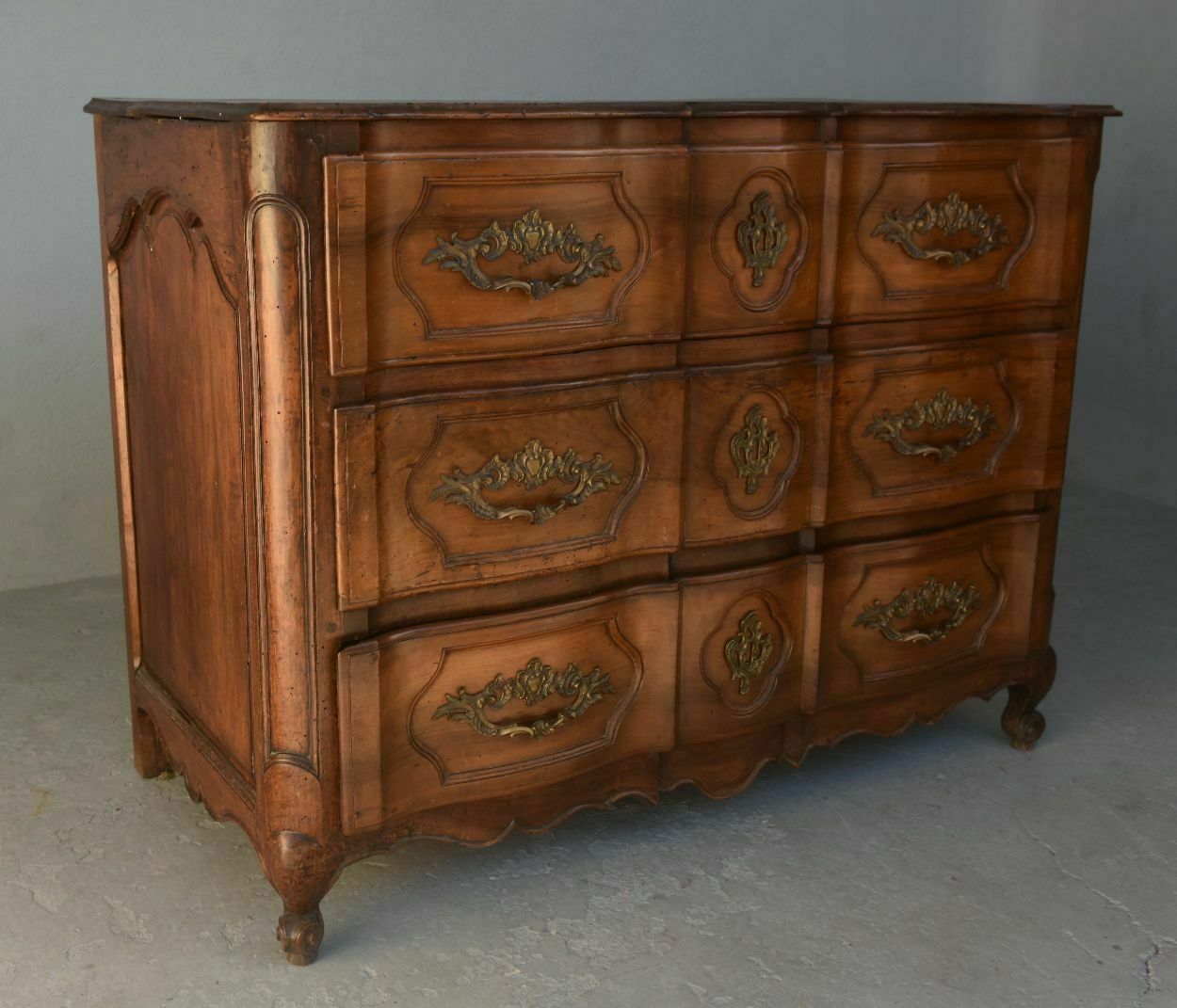 Louis XV Crossbow Chest Of Drawers In Walnut, 18th Century, photo furniture