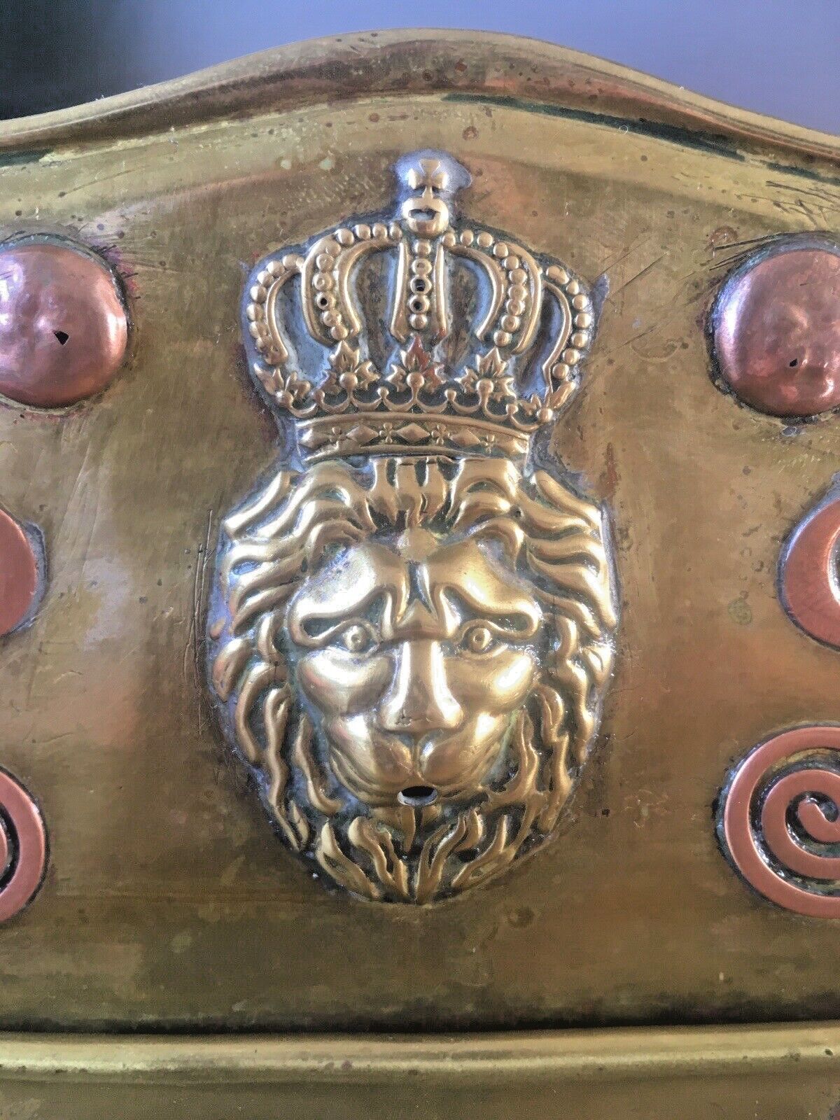 photo vinterior Antique 19th Century Dutch Brass & Copper Gothic Lion Mask Fireside Candle Box