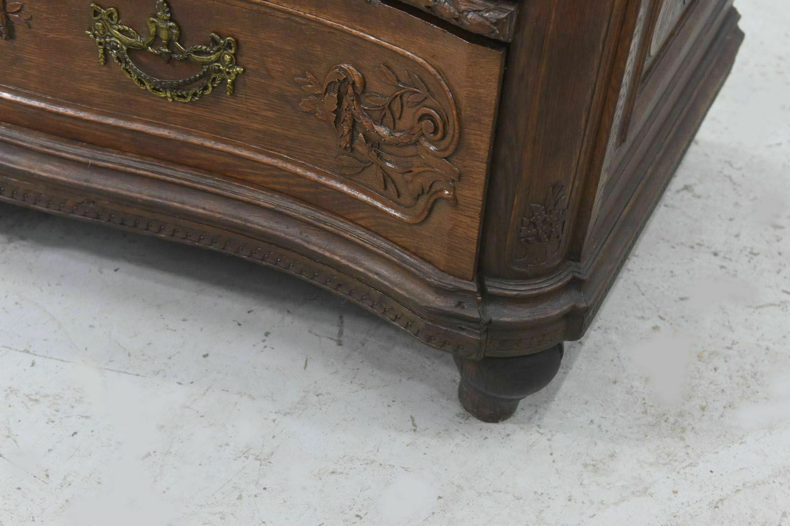 Liège Chest Of Drawers In Louis XVI Oak, 18th Century photo vintage