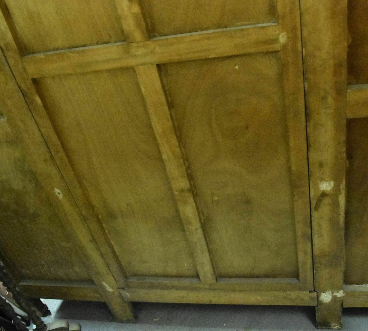 photo vintage Mirror Cabinet 1900 Art Nouveau Mahogany And Maple Burr