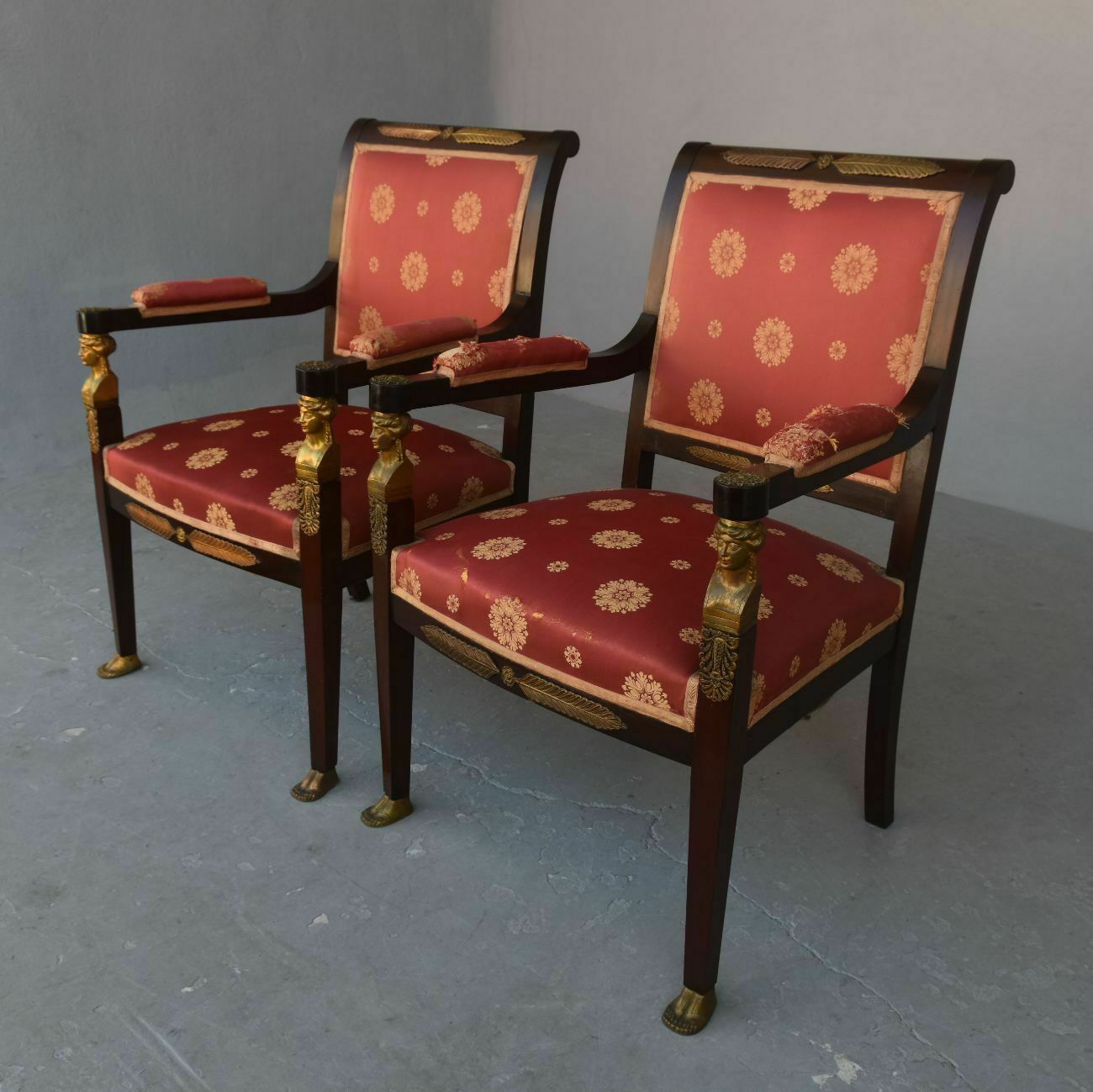 photo vinterior Empire Style Mahogany And Gilded Bronze Living Room Upholstered In 19th Century Silk