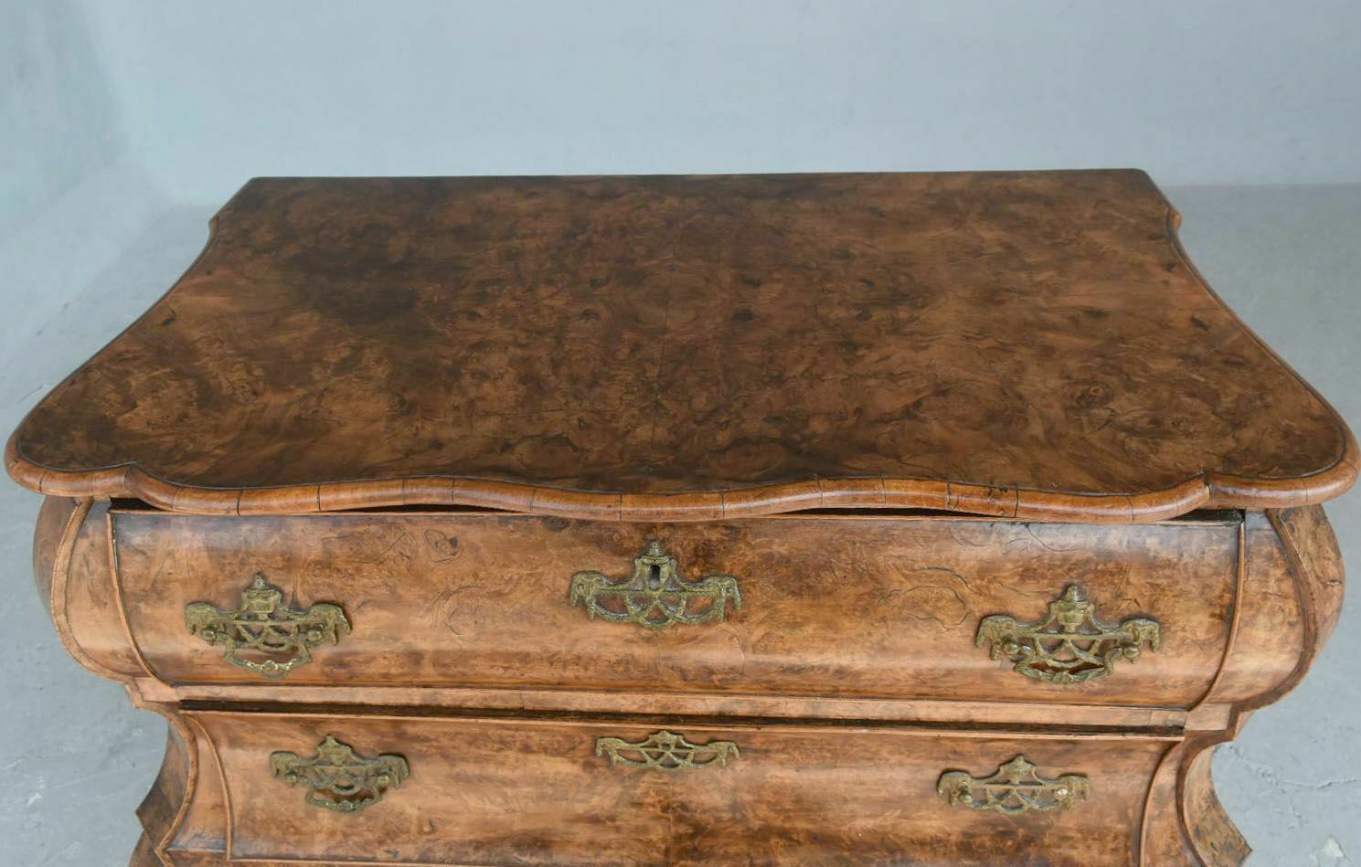 18th Century Dutch Chest Of Drawers In Walnut Burl photo vintage