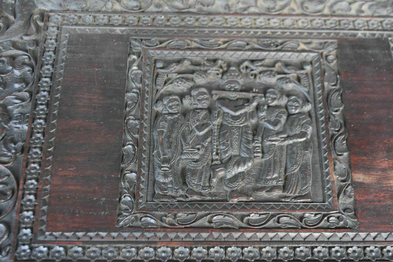 2052.0 Tea Table End Of Sofa Carved Indian Rosewood 19th Century 2 photo