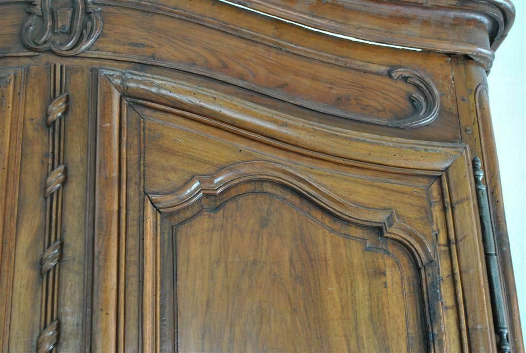 Provençal Louis XV Wardrobe From The 18th Century In Walnut photo vintage