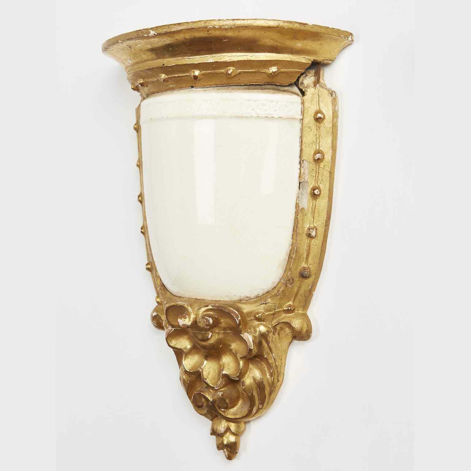 Pair Of Golden Shelves With Giustiniani 1800 Ceramics photo 2074.0