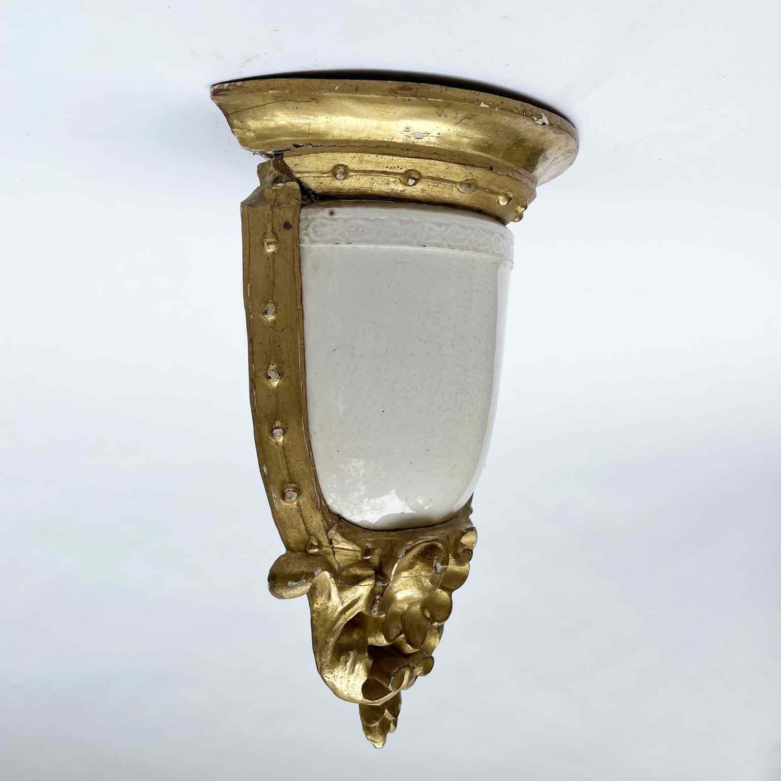 photo buy Pair Of Golden Shelves With Giustiniani 1800 Ceramics
