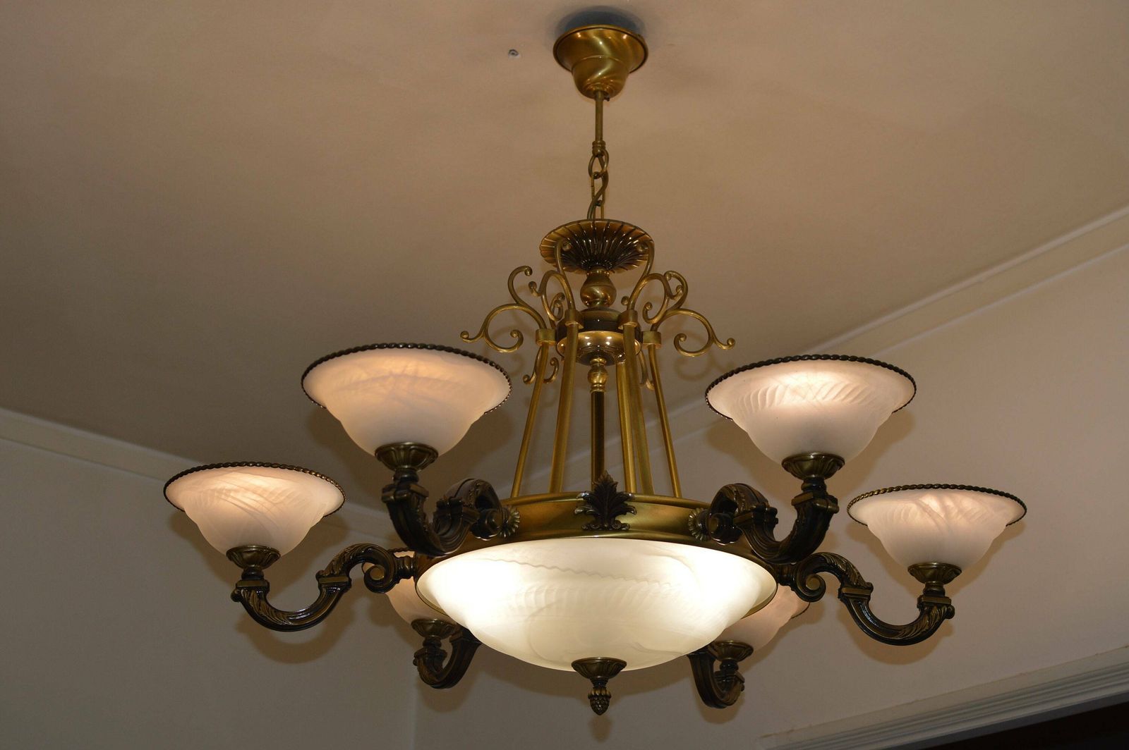 Art Nouveau Vintage Chandelier, Art Deco Chandelier 7 Ligth. Diameter 94 Cm photo 866.0