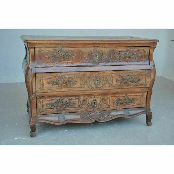 18th Century Walnut Tomb Chest Of Drawers photo for sale