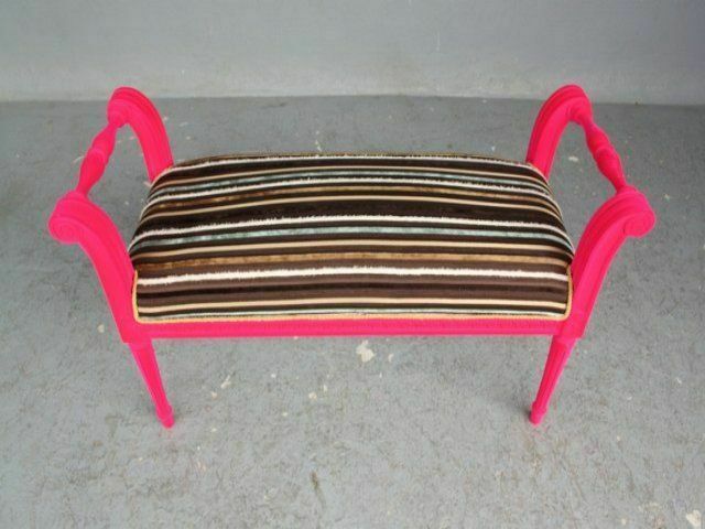 photo buy St Louis XV Flocked Decorative Fuschia Bench