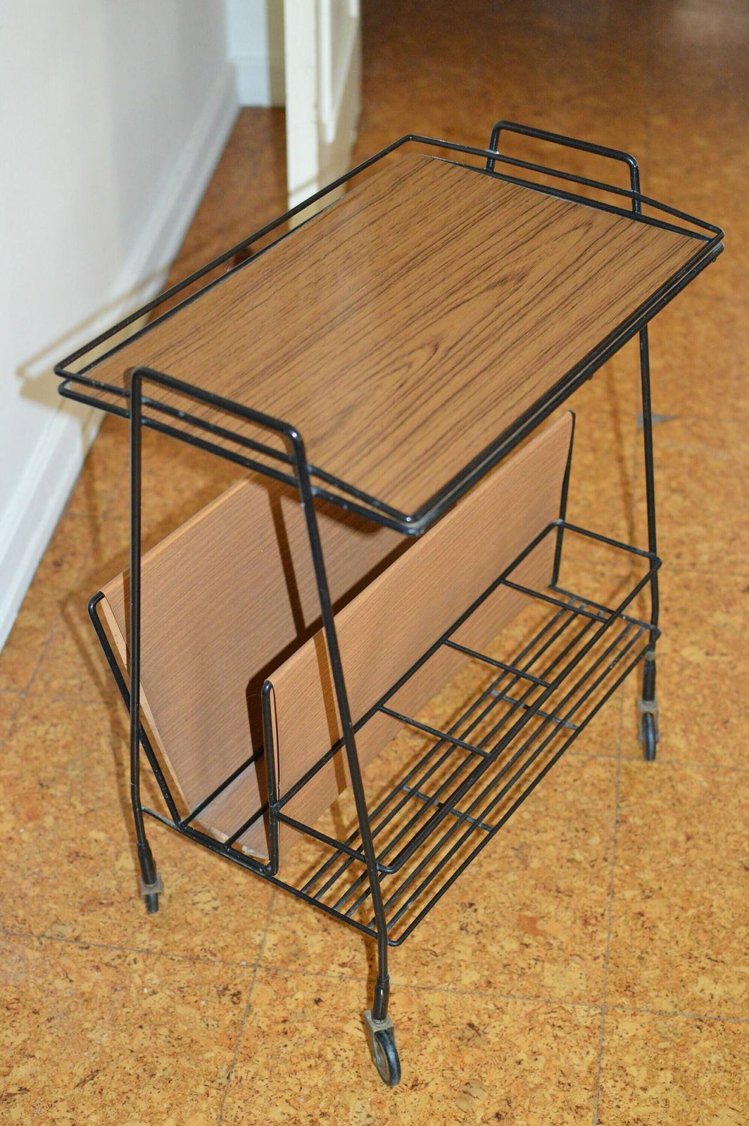 Wicker Magazine Rack / Vintage Magazine Holder / Sweet Vintage photo vinterior