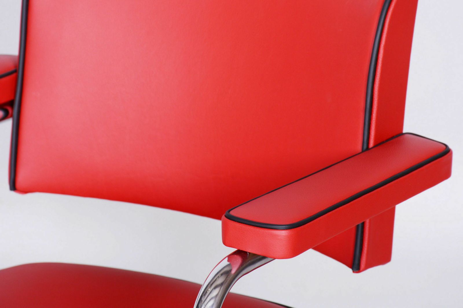 Restored Bauhaus Armchair, Mauser, Gilbert Rohde, Chrome, High Quality Leather, Newly Reupholstered ,Germany, 1930s photo vintage