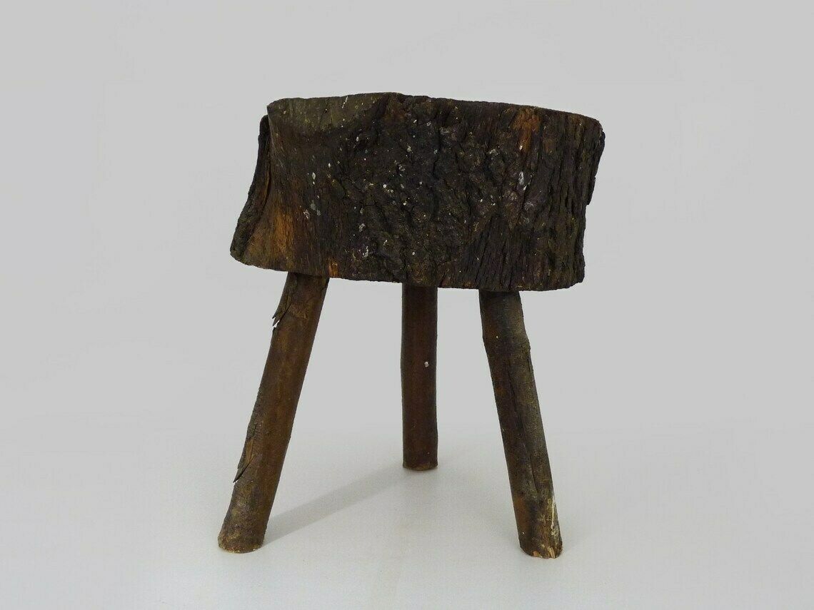 Tripod Oak Milking Stool  Ariège Peasant Art France (19th Century) photo Furniture