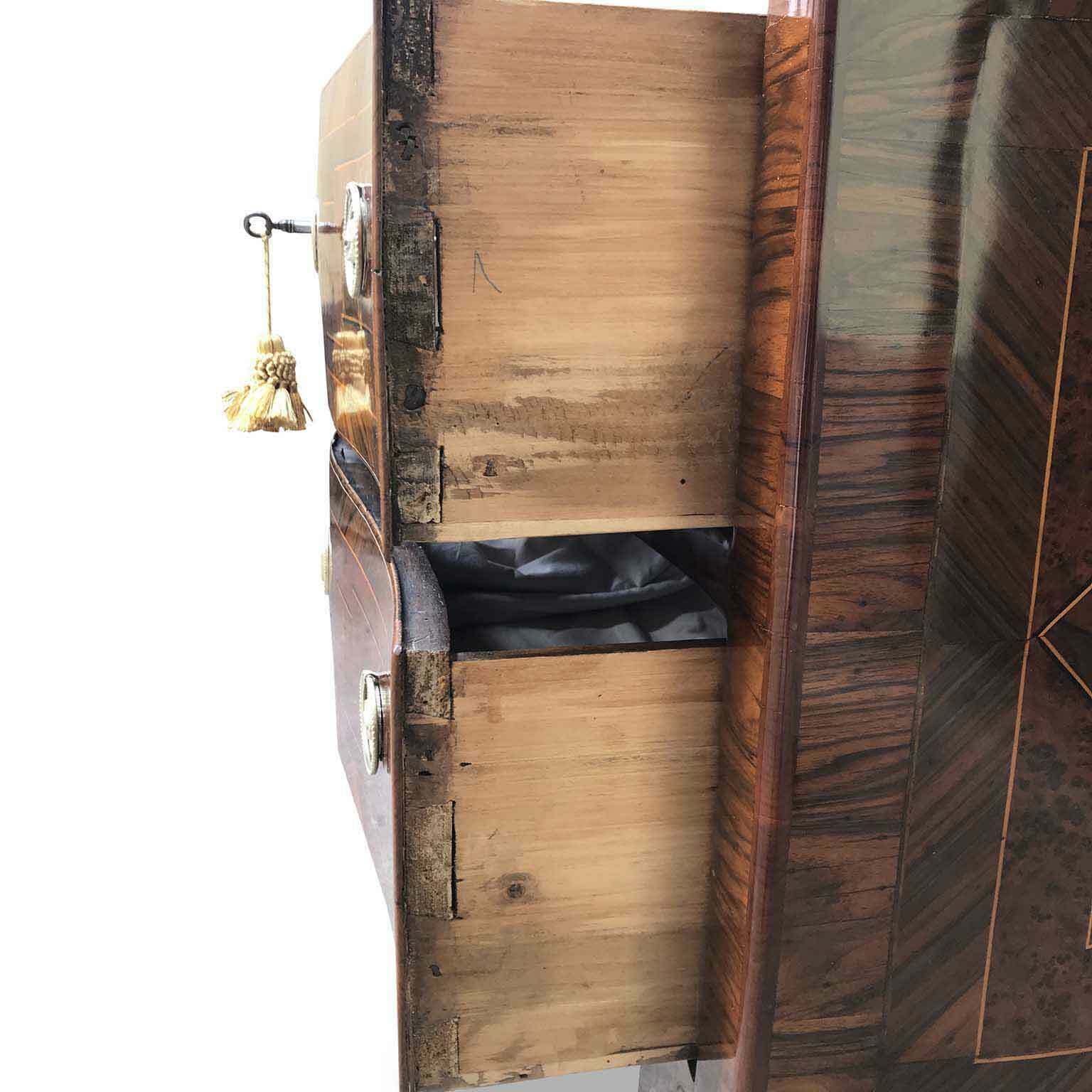Emilian Chest Of Drawers From 1700 photo 622.0