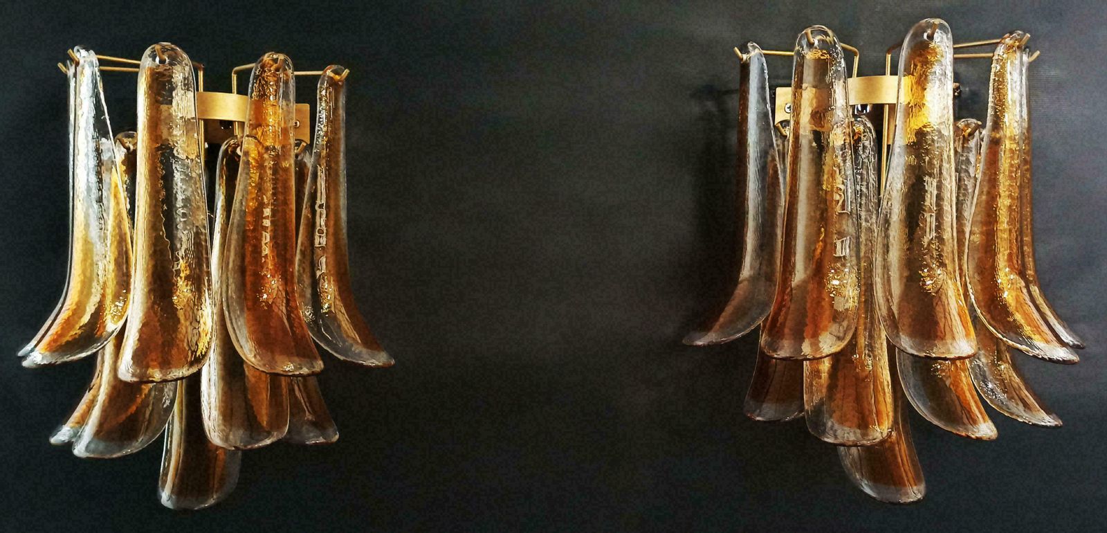 Elegant 1970’s Pair Of Vintage Italian Murano Wall Lights  Amber Glass Petals photo vinterior