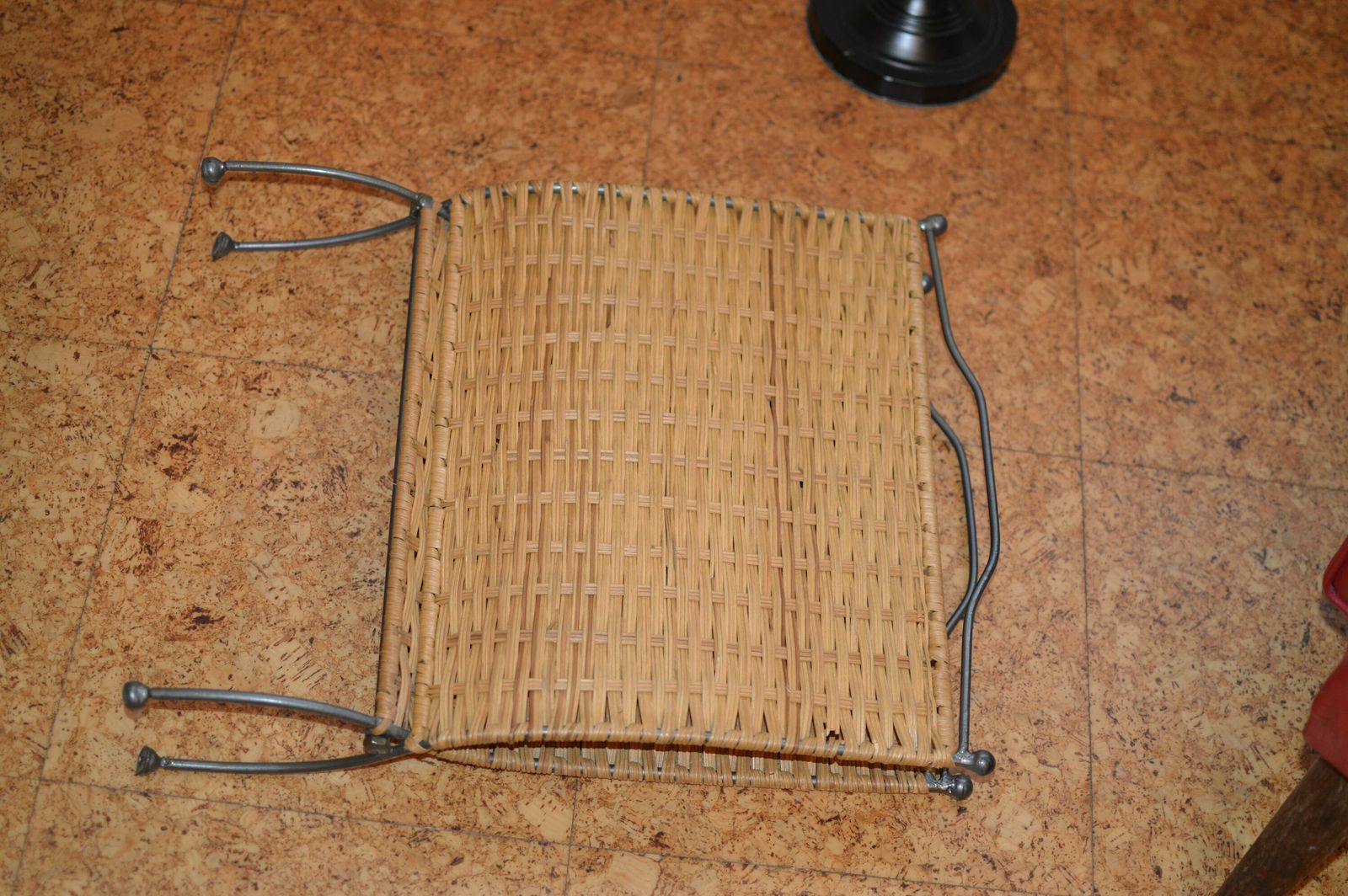 Wicker Magazine Rack / Vintage Magazine Holder / Sweet Vintage photo 84.0