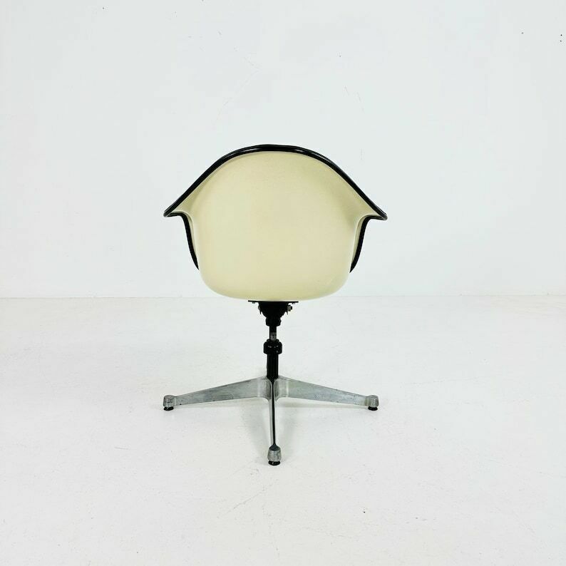 Fiberglass Swivel Chairs By Ray & Charles Eames For Herman Miller, 1960s photo for sale