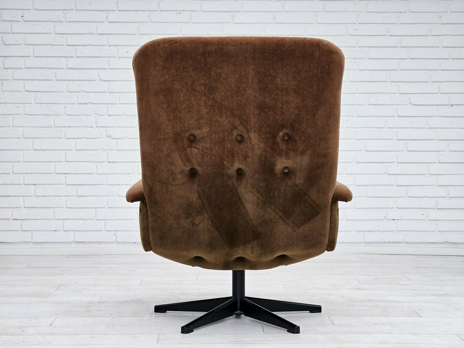 photo furniture Vintage Scandinavische Draaifauteuil, Jaren 1970, Velours, Ongerestaureerde Staat.