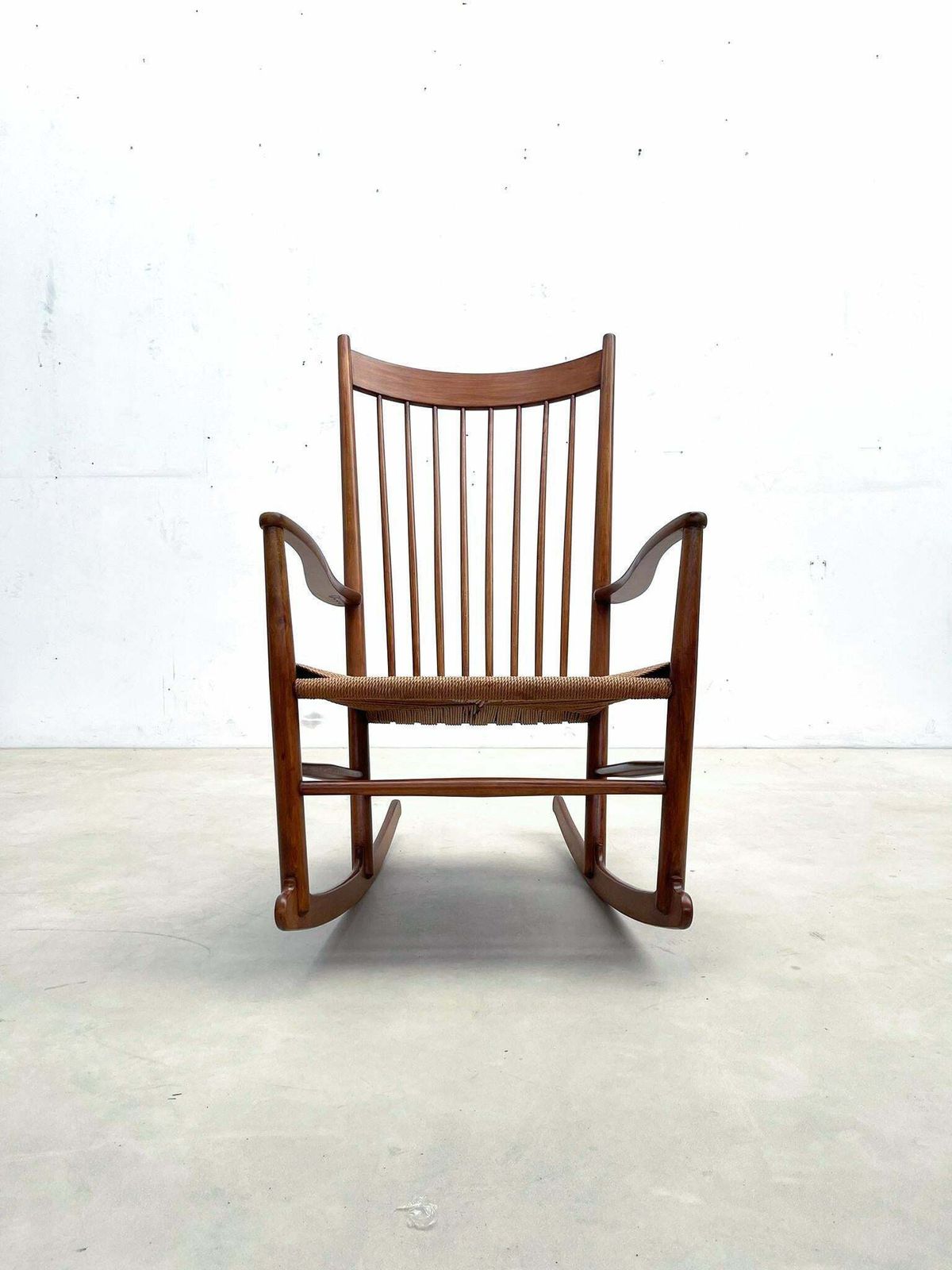 Mid Century Modern Scandinavian Rocking Chair Model J16 By Hans Wegner, 1960s photo buy