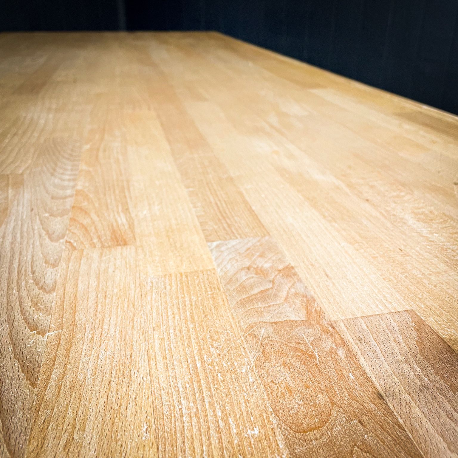 Industriële Eettafel Met Blad Van Beukenhout En Machinevoet photo vintage