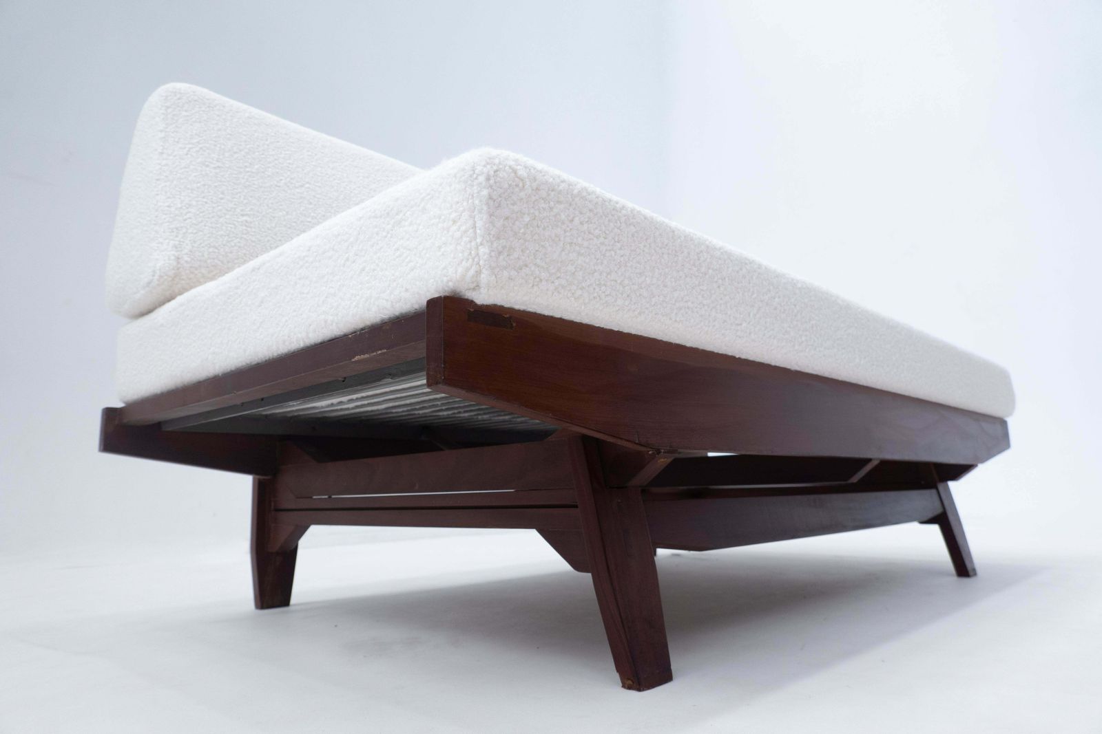 Mid Century Modern Italian Sofa, White Boucle And Wood, 1960s photo vintage