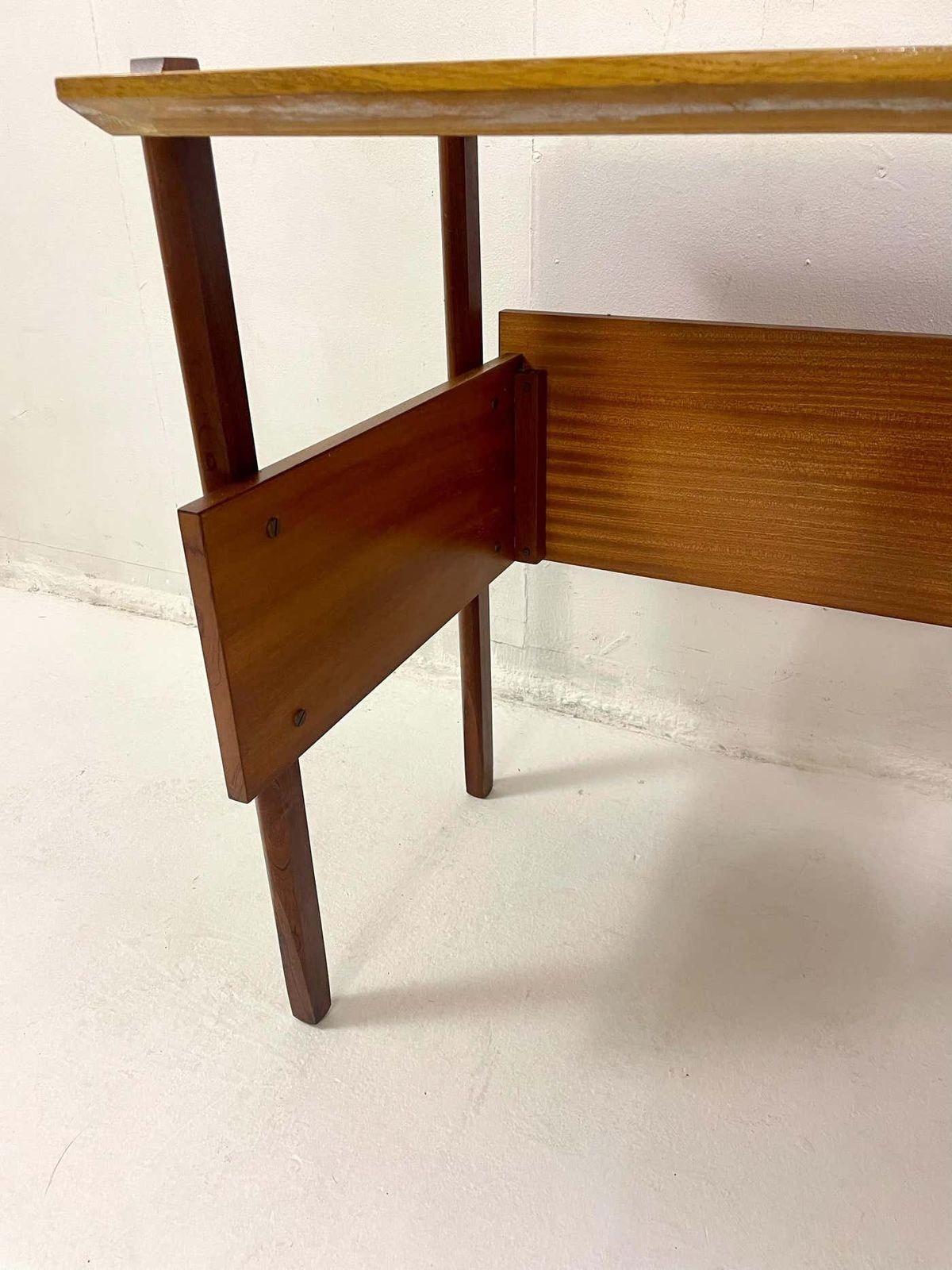 Mid Century Modern Italien Wooden Desk, 1960s photo vintage