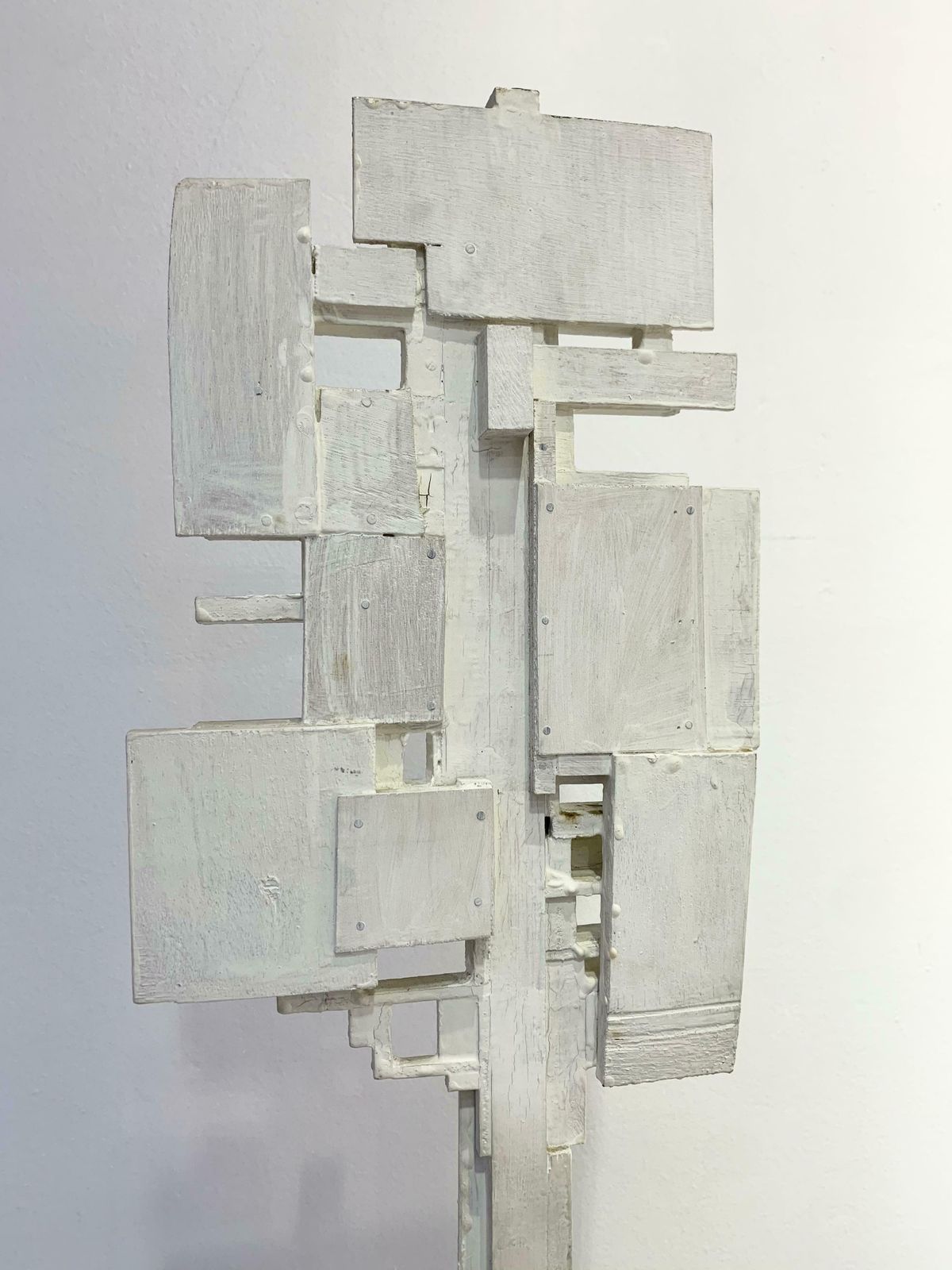 5837.0 Mid Century White Wood Totem Sculpture By André Pailler, France 1970s photo