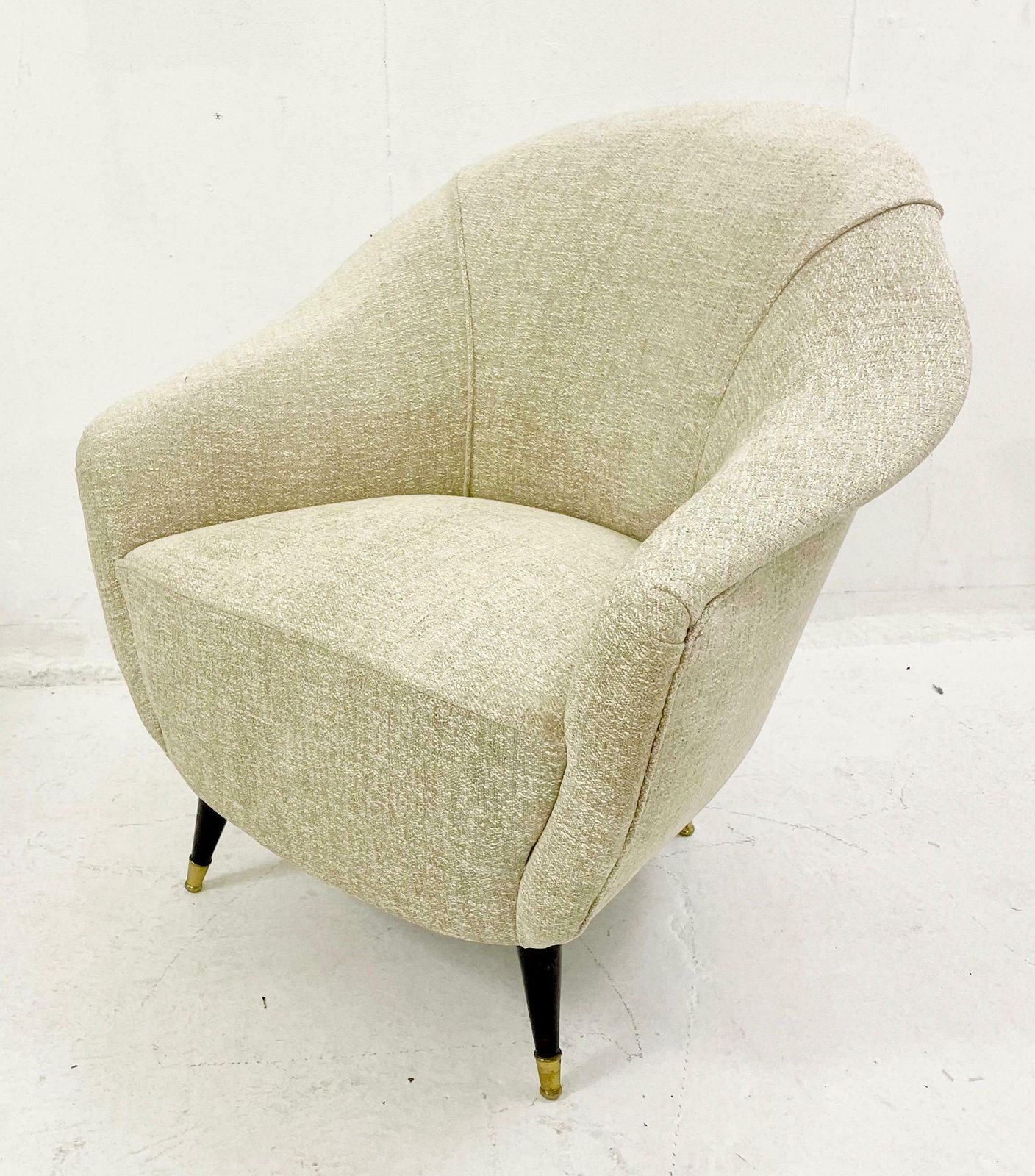 photo furniture Pair Of Mid Century Armchairs, Italy 1950s