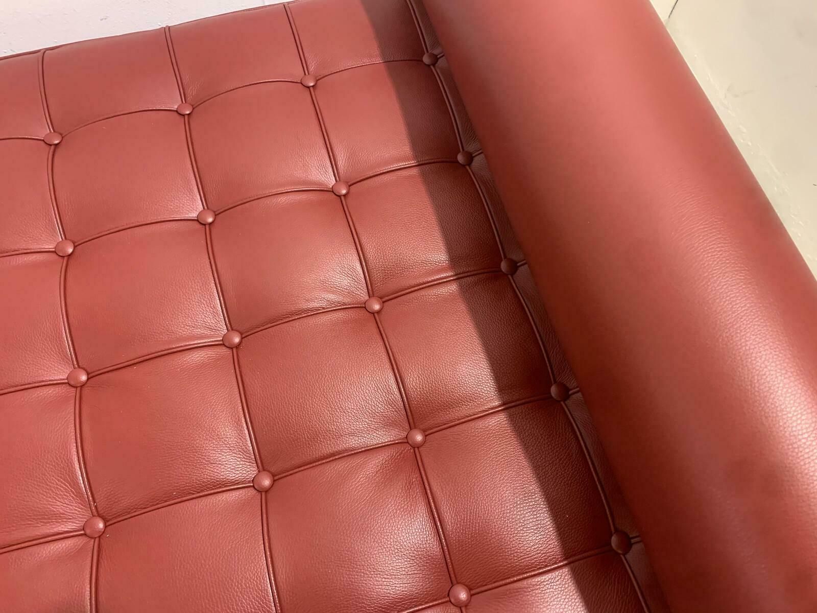 Barcelona Daybed By Ludwig Mies Van Der Rohe For Knoll, Burgundy Leather, 1990s photo 10348.0