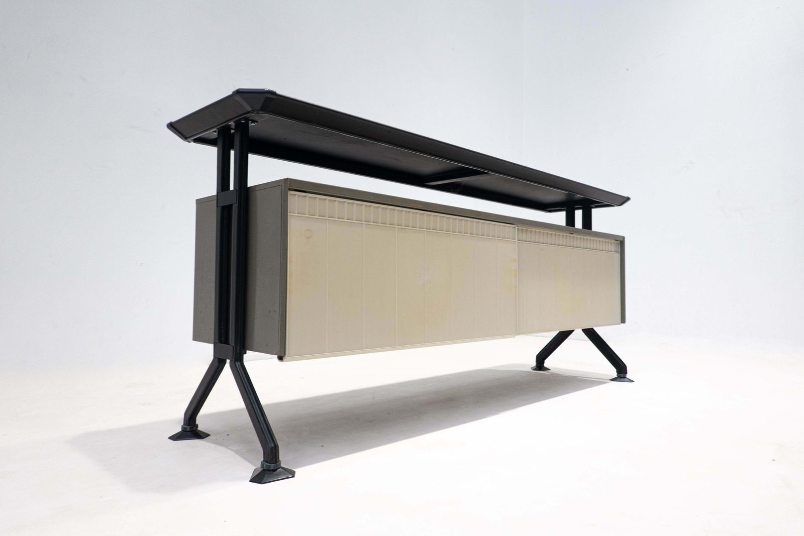 3821.0 Mid Century Sideboard From The "Arco" Series By Studio Bbpr For Olivetti, Italy photo