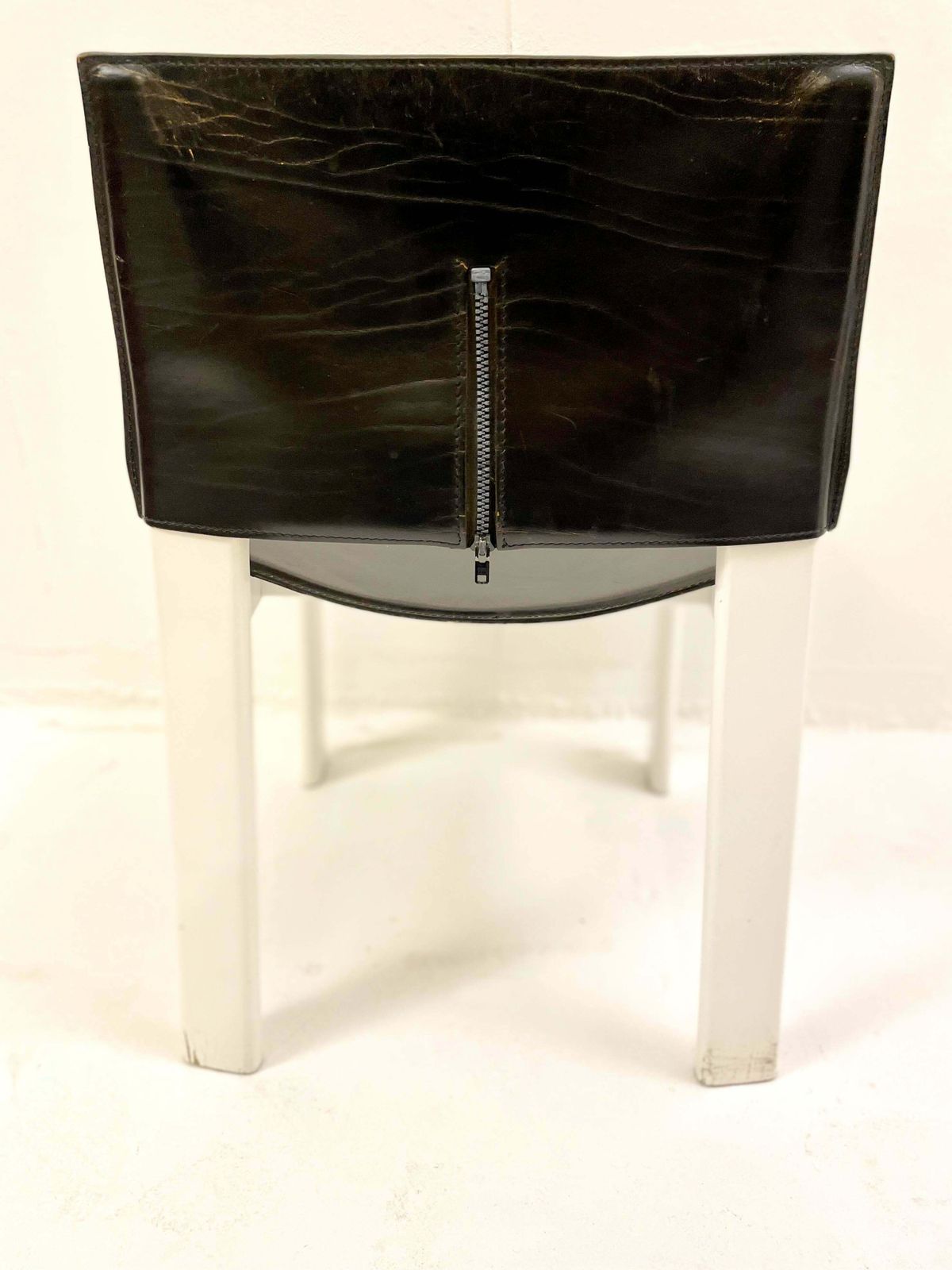 Mid Century Modern Set Of 4 Chairs, White Wood And Black Leather, Italy, 1970s