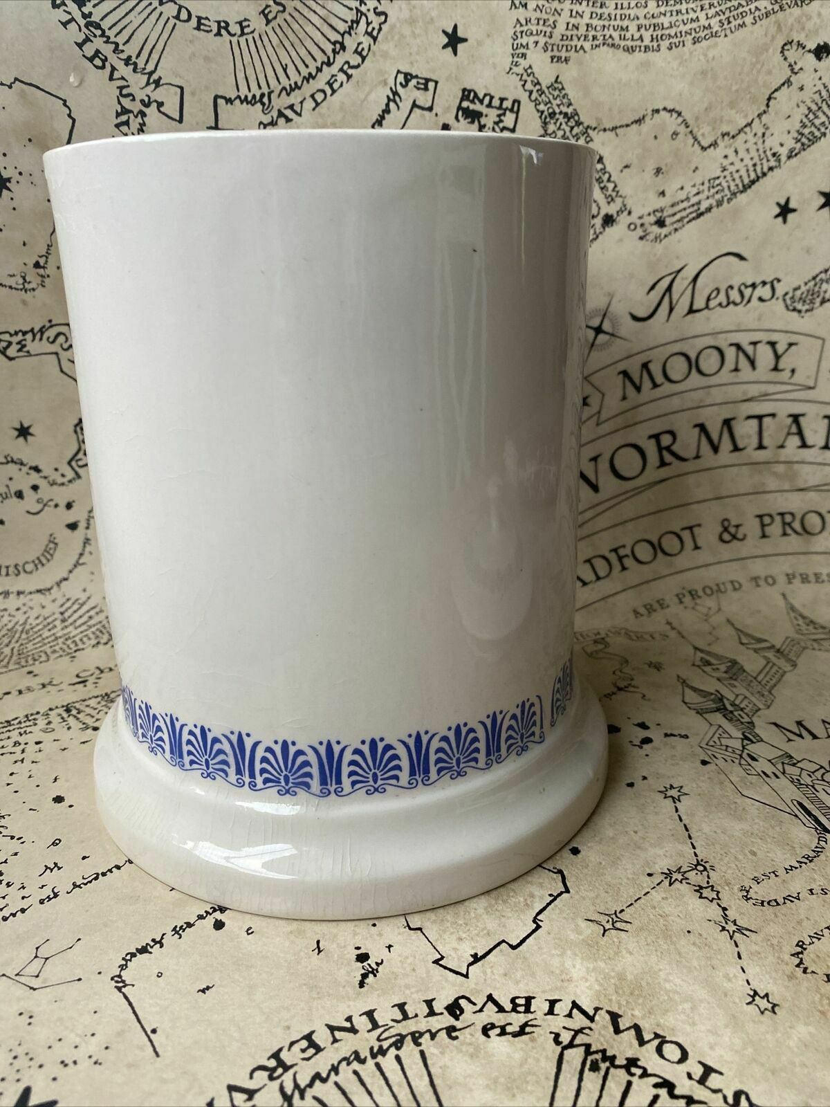 photo furniture Ditto Large Blue White Biscuits Canister Jar 1930 Vintage England