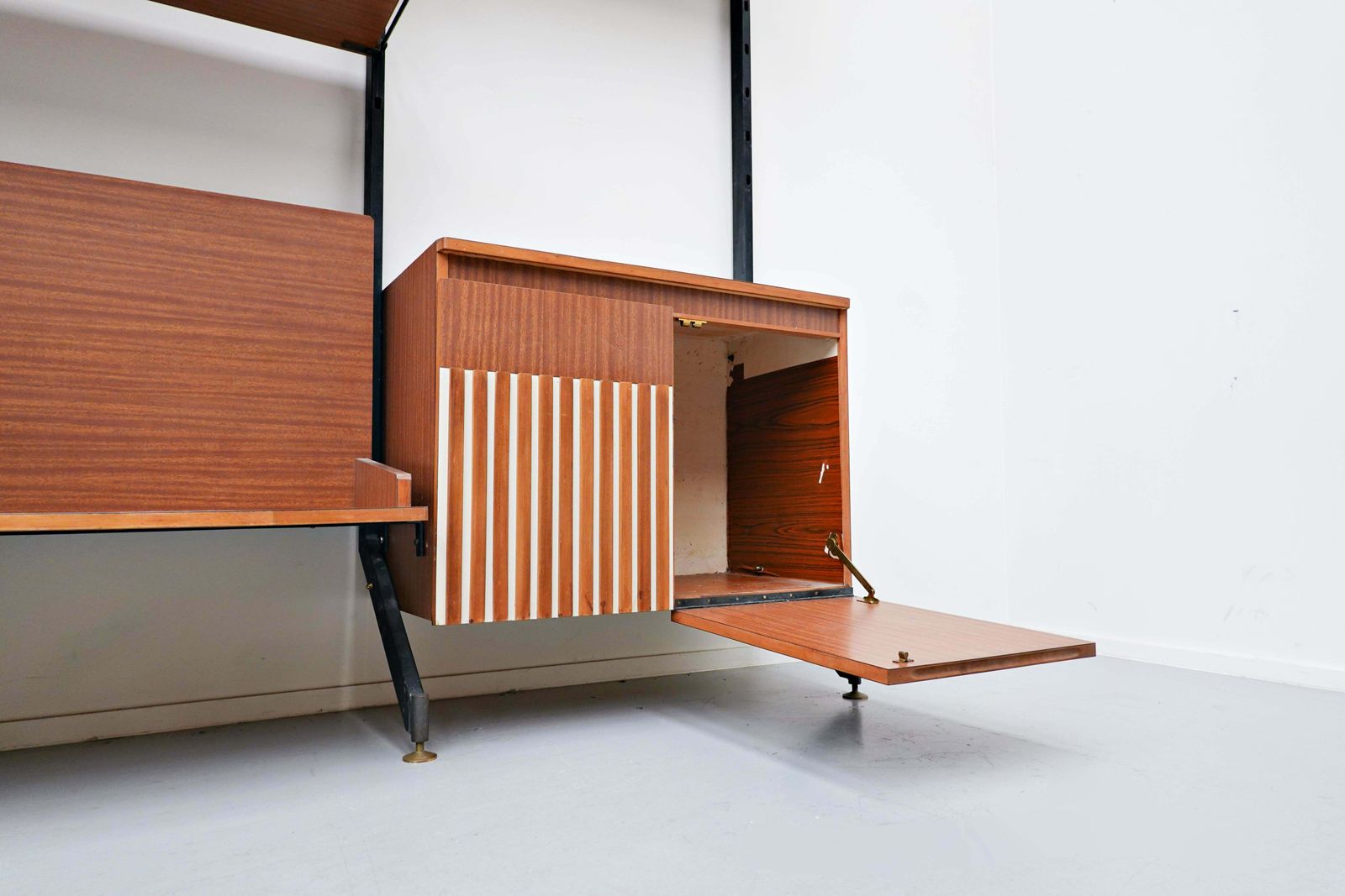 photo vinterior Mid Century Modern Italian Wall Unit Model ''''Urio'''' By Ico Parisi For Mim, 1960s
