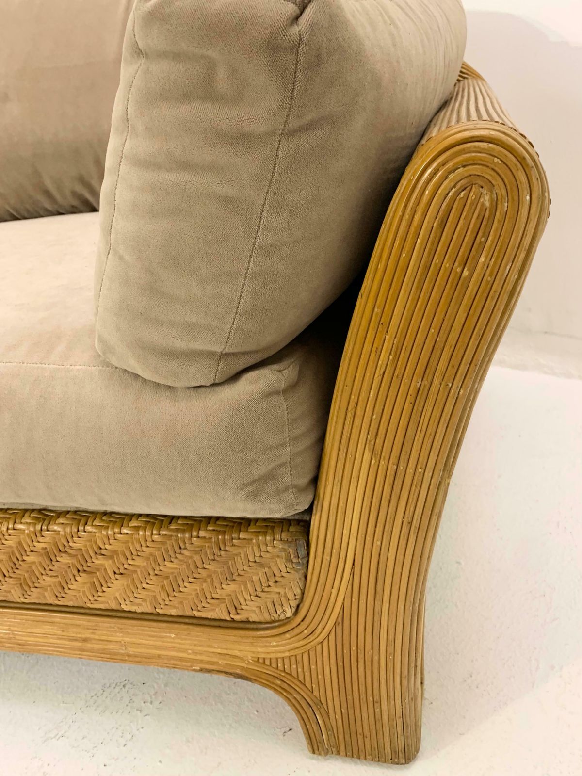 photo furniture Mid Century Rattan Sofa 1960s, Vintage