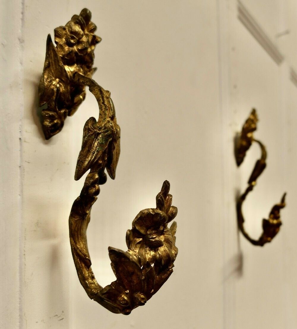 A Pair Of Large French Rococo Ormalu Curtain Curtain Tie Backs photo Home Decor